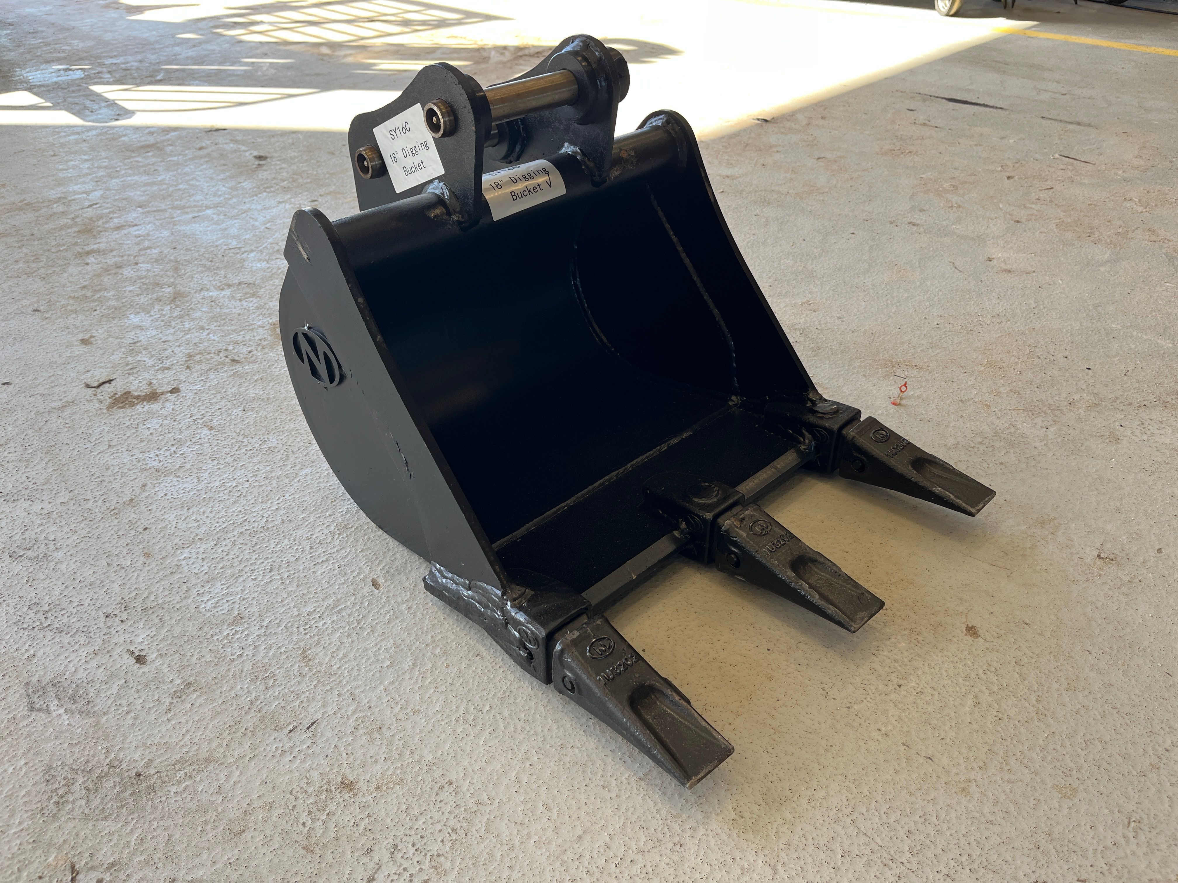 18" BUCKET FOR SY16C Photo 4 Thumbnail