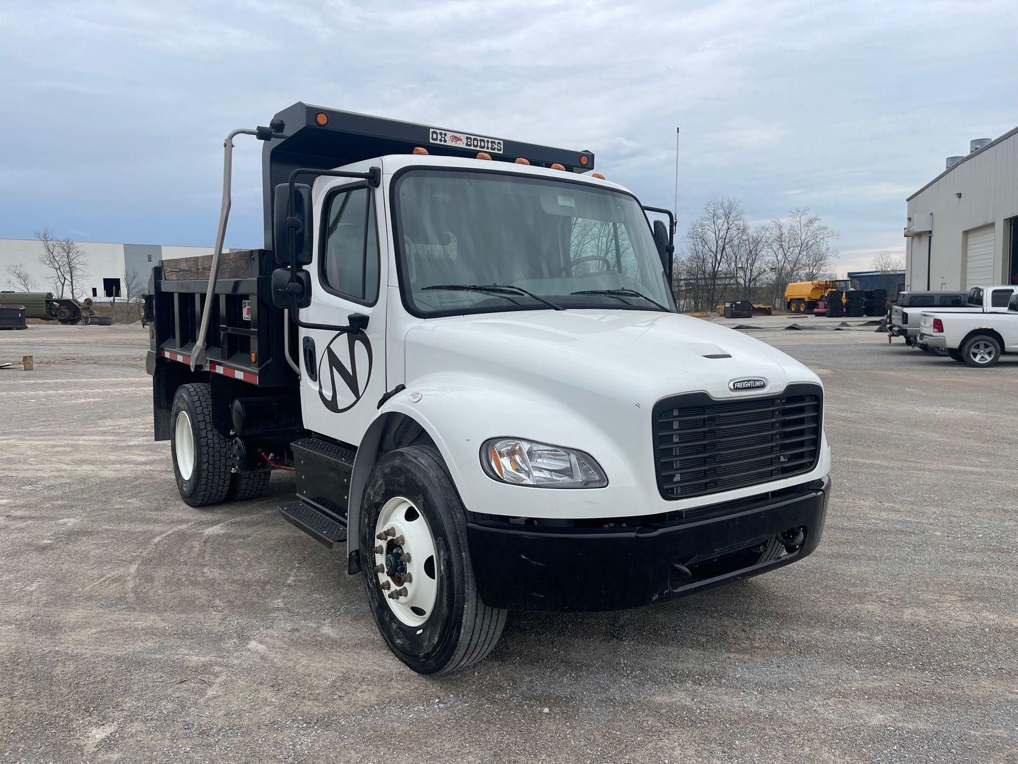 2021 FREIGHTLINER M2 106 Photo 4 Thumbnail