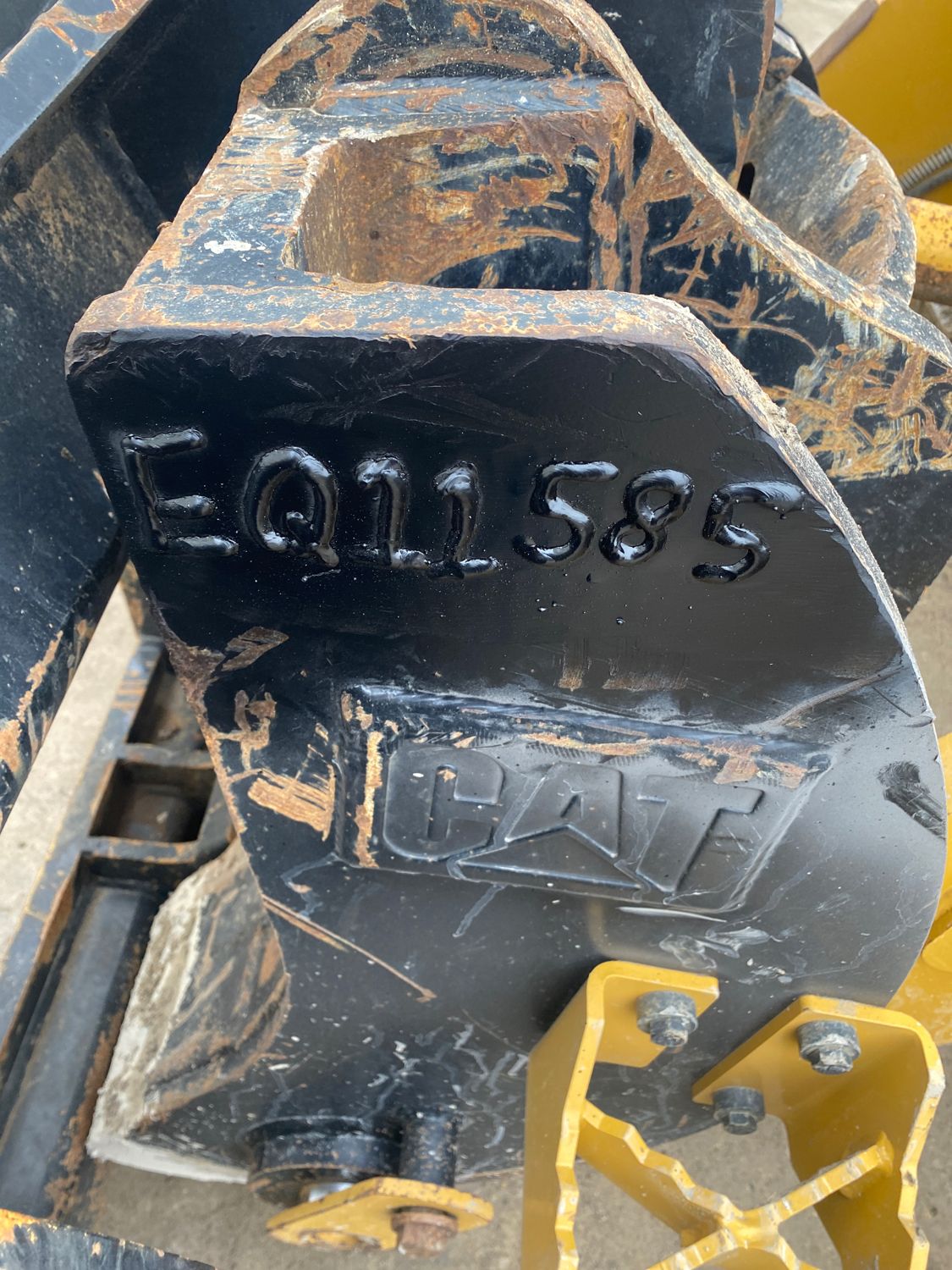 FUSION QUICK COUPLER FOR CAT 963K Photo 2 Thumbnail