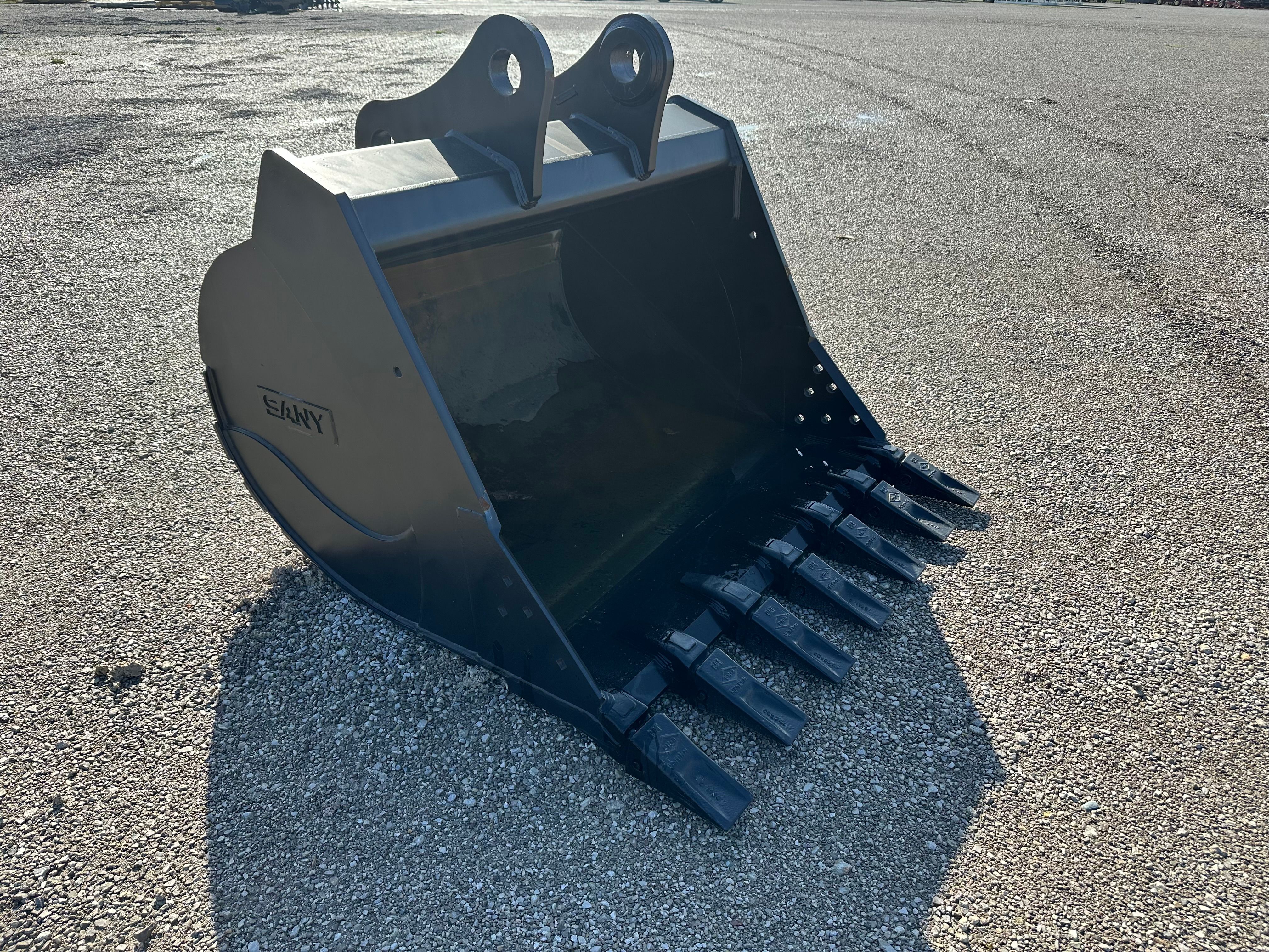 72" BUCKET FOR SY500H Photo 3 Thumbnail