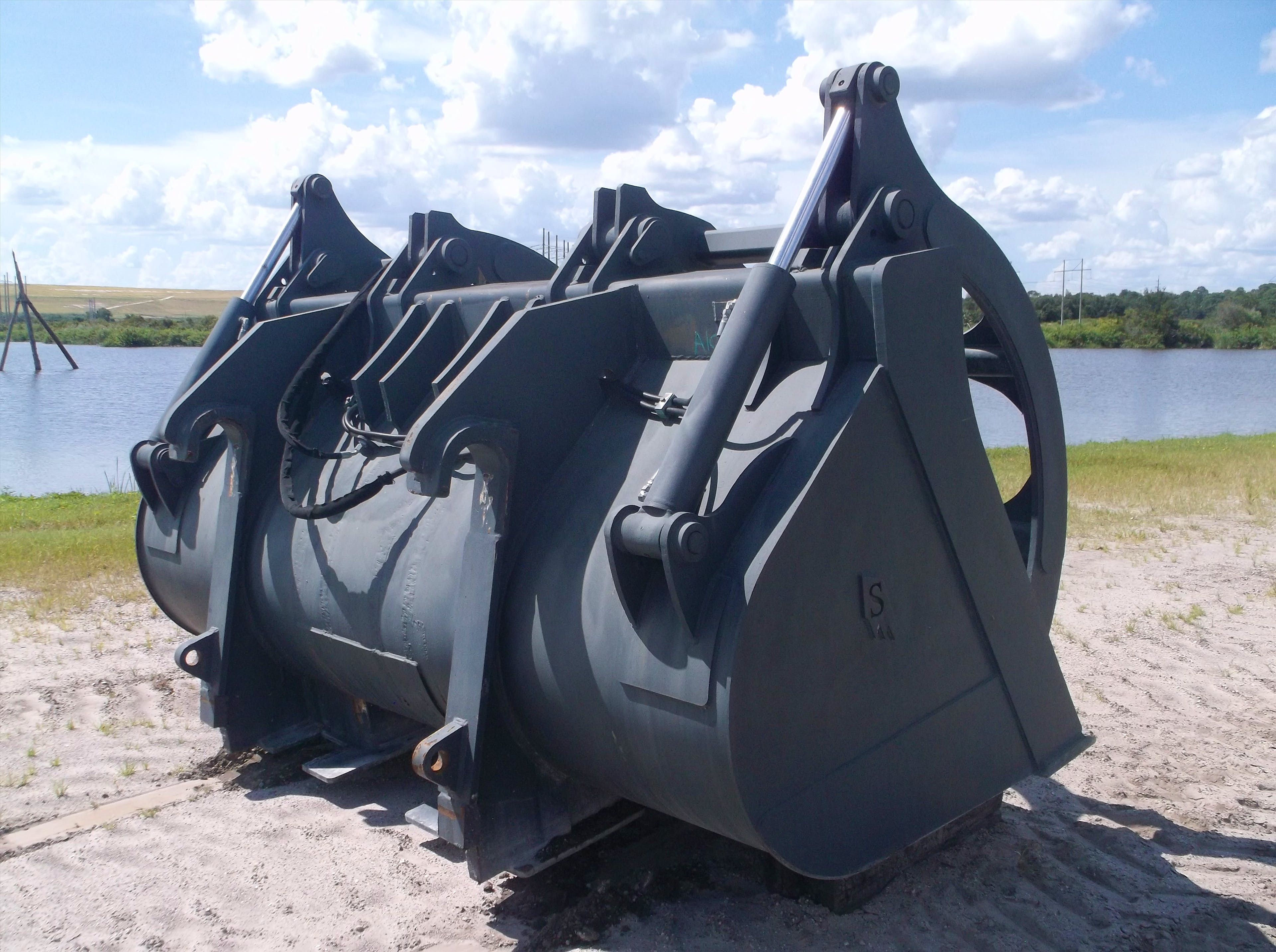 GRAPPLE BUCKET FOR BALDERSON L800 COUPLER Photo 4 Thumbnail