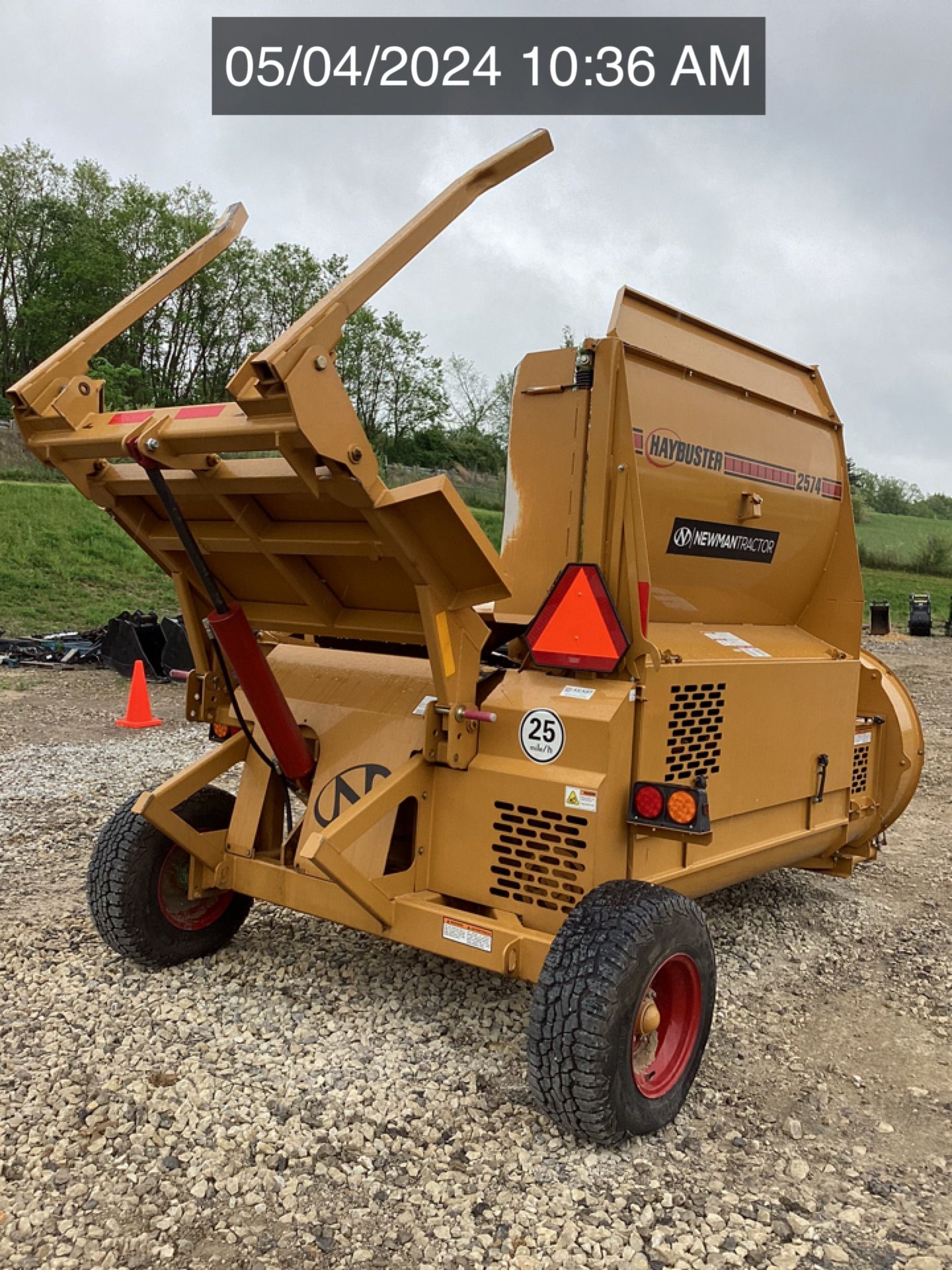 2023 HAYBUSTER 2574 BALEBUSTER Photo 1 Thumbnail