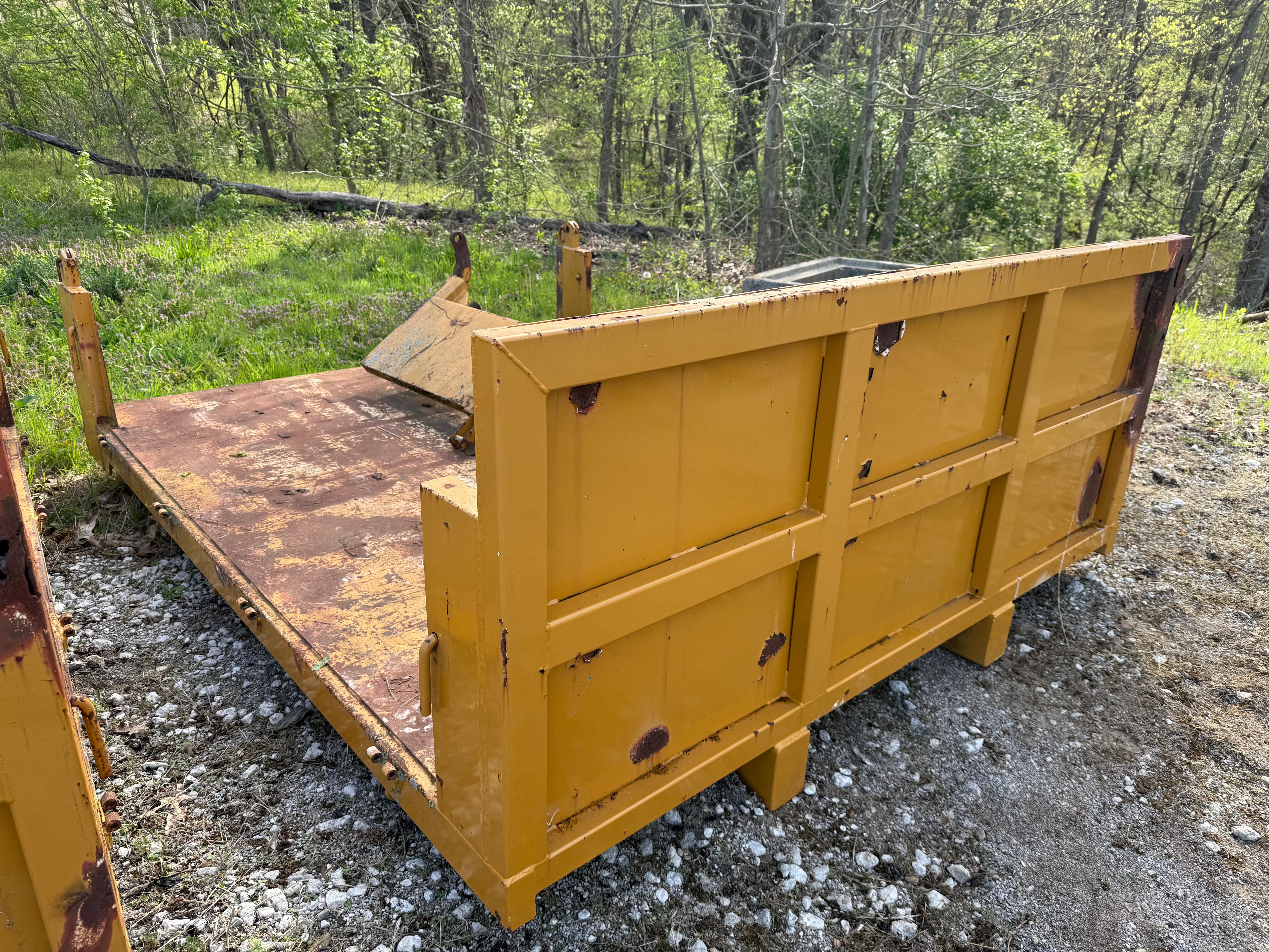 DUMP BED FOR MST 800VD Photo 2 Thumbnail