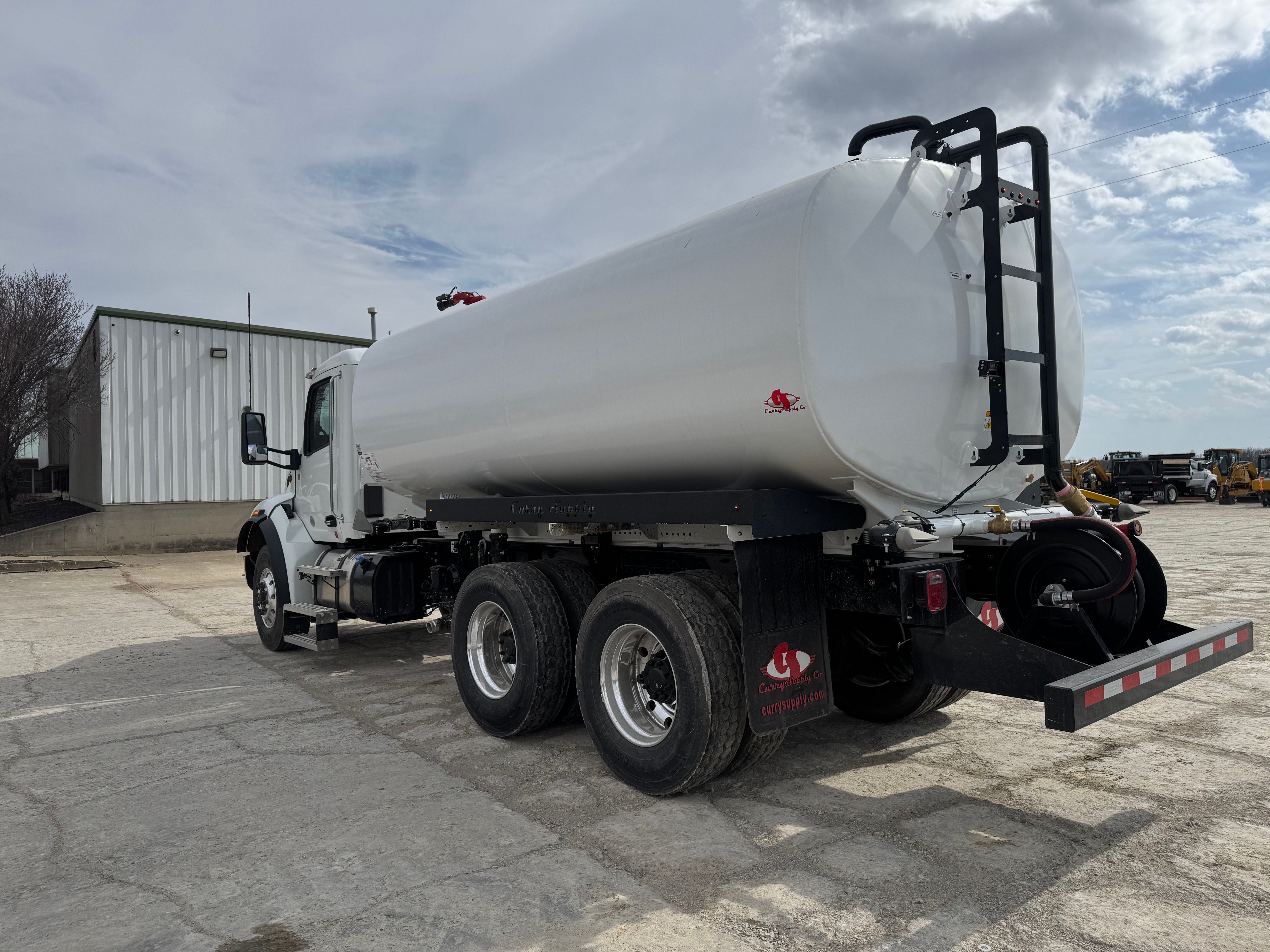 2025 PETERBILT 548 WATER Photo 6 Thumbnail