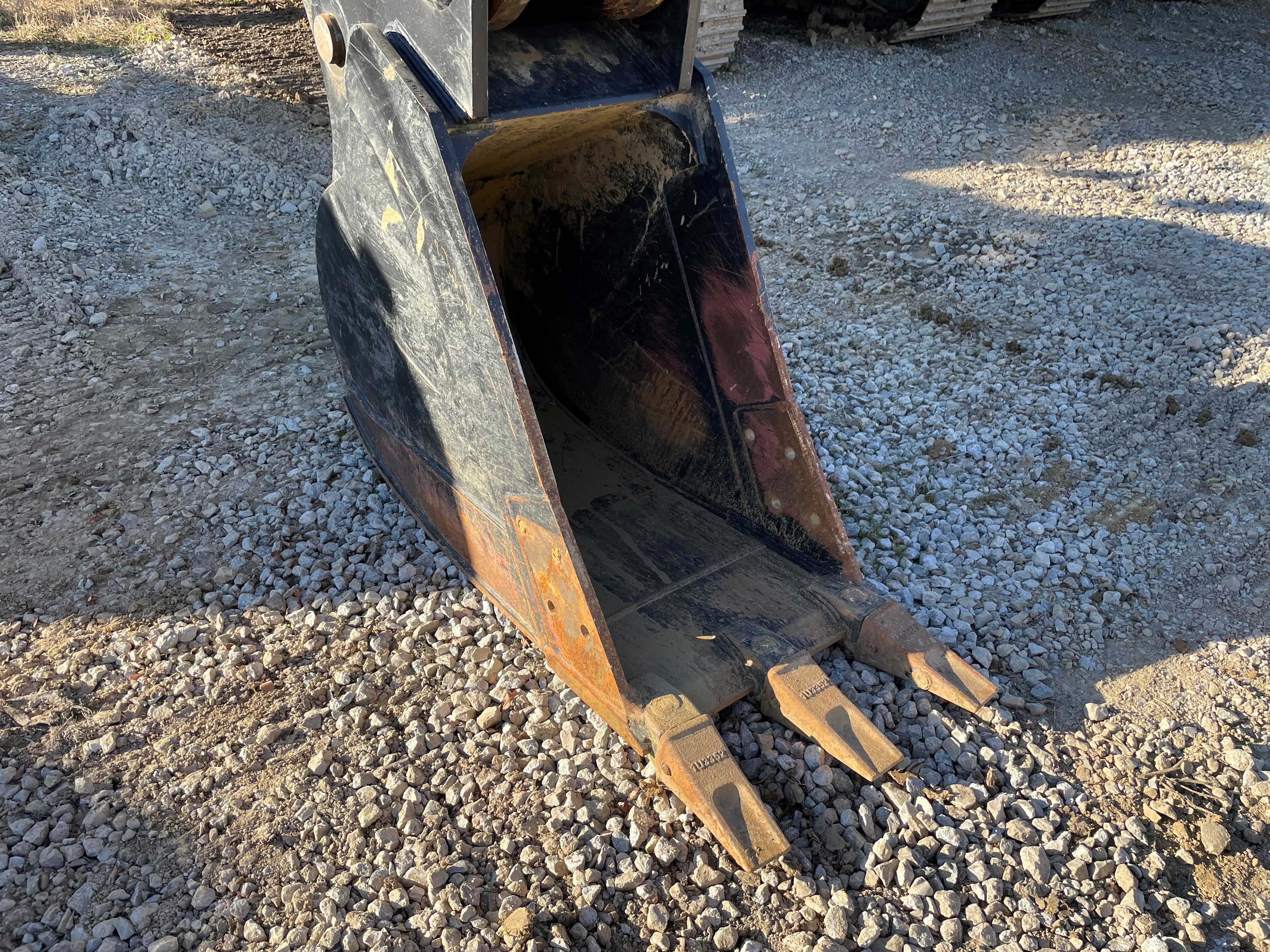 24" BUCKET FOR SY265C Photo 1 Thumbnail