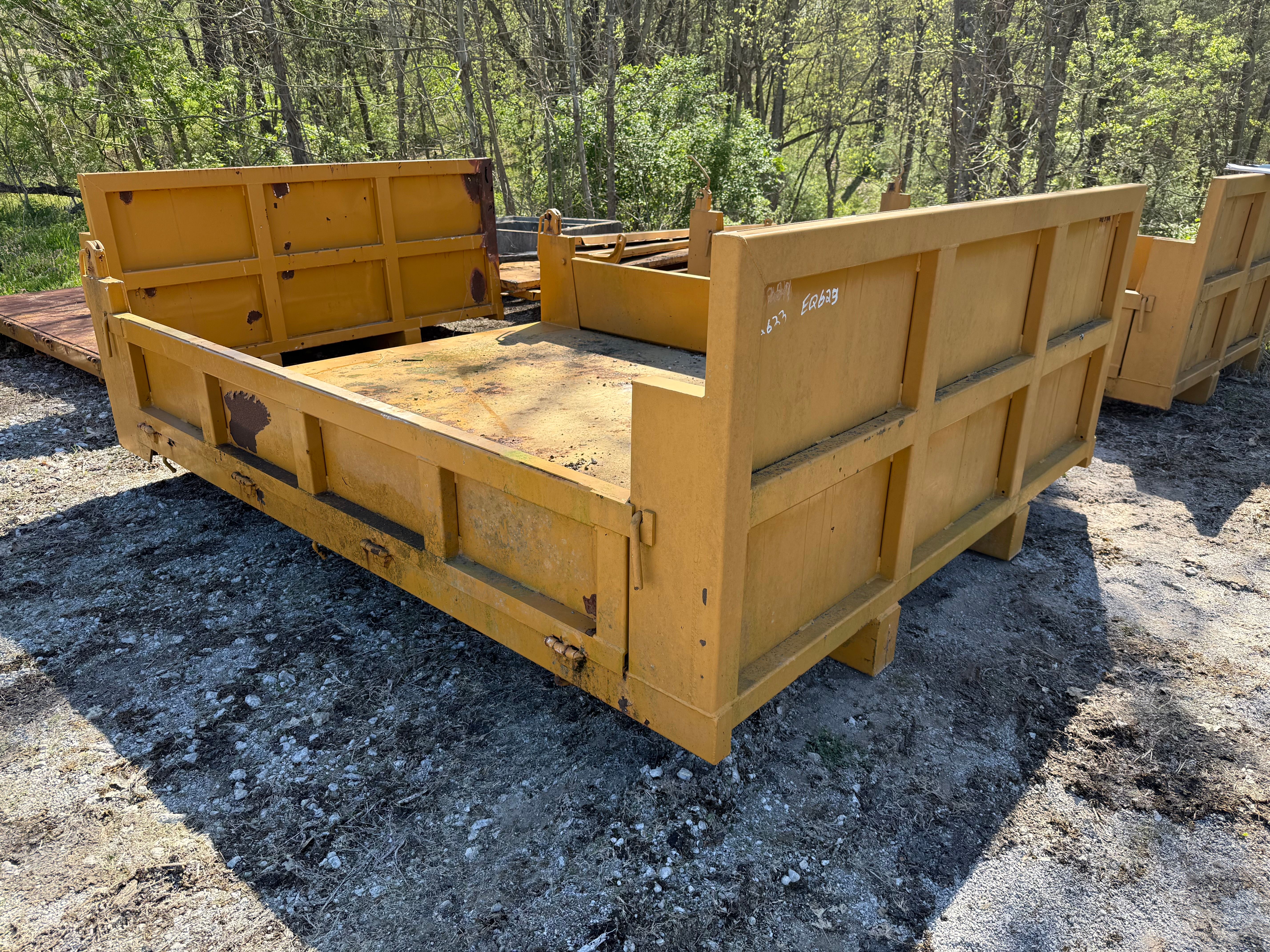 DUMP BED FOR MST 800VD Photo 3 Thumbnail