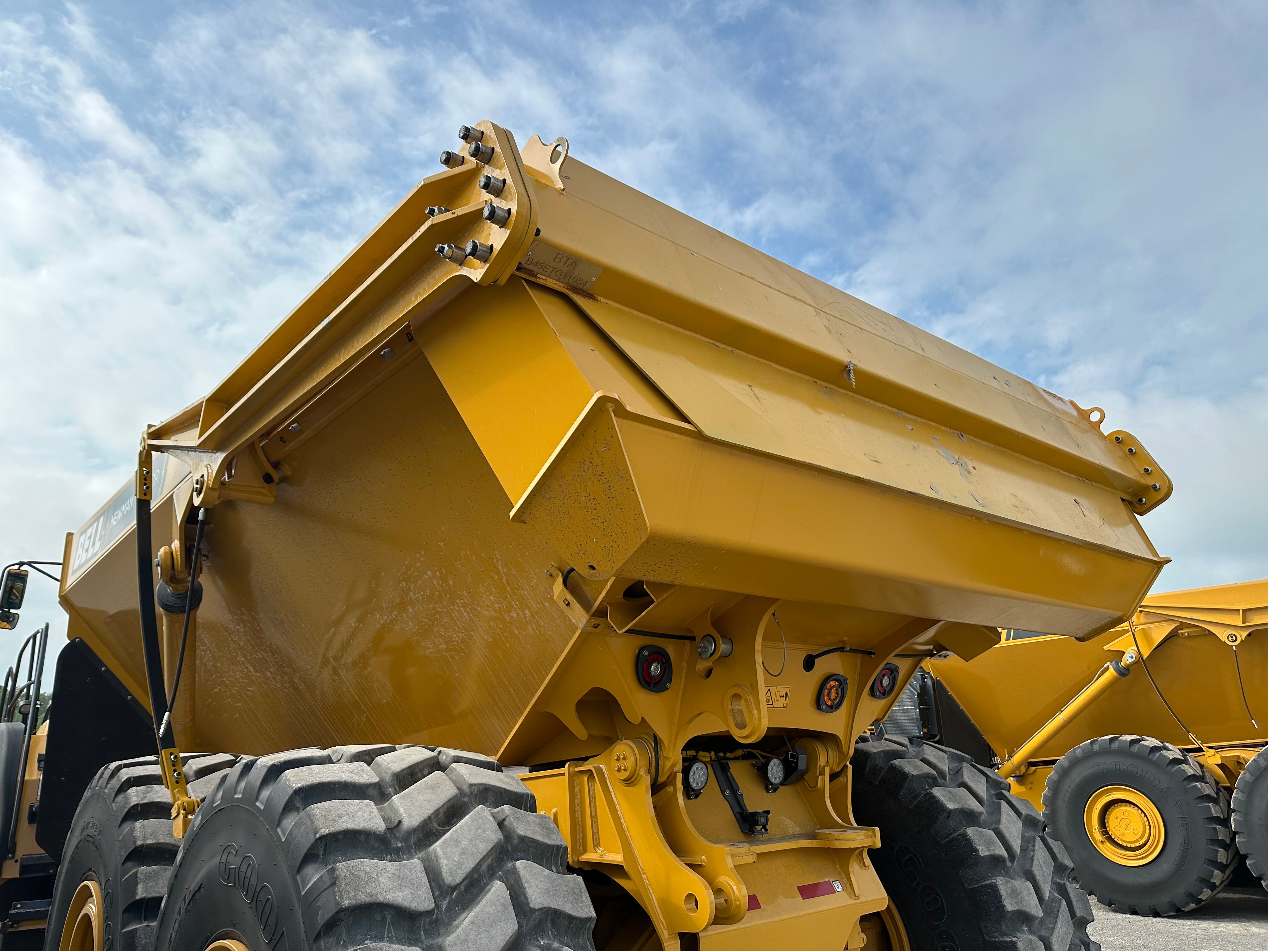 BELL B45E TAILGATE Photo 2 Thumbnail