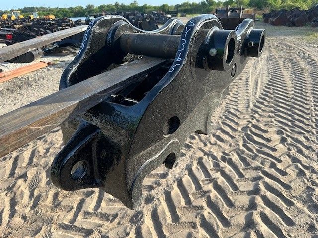 POWER LATCH HYDRAULIC QUICK COUPLER FOR SY365C Photo 3 Thumbnail