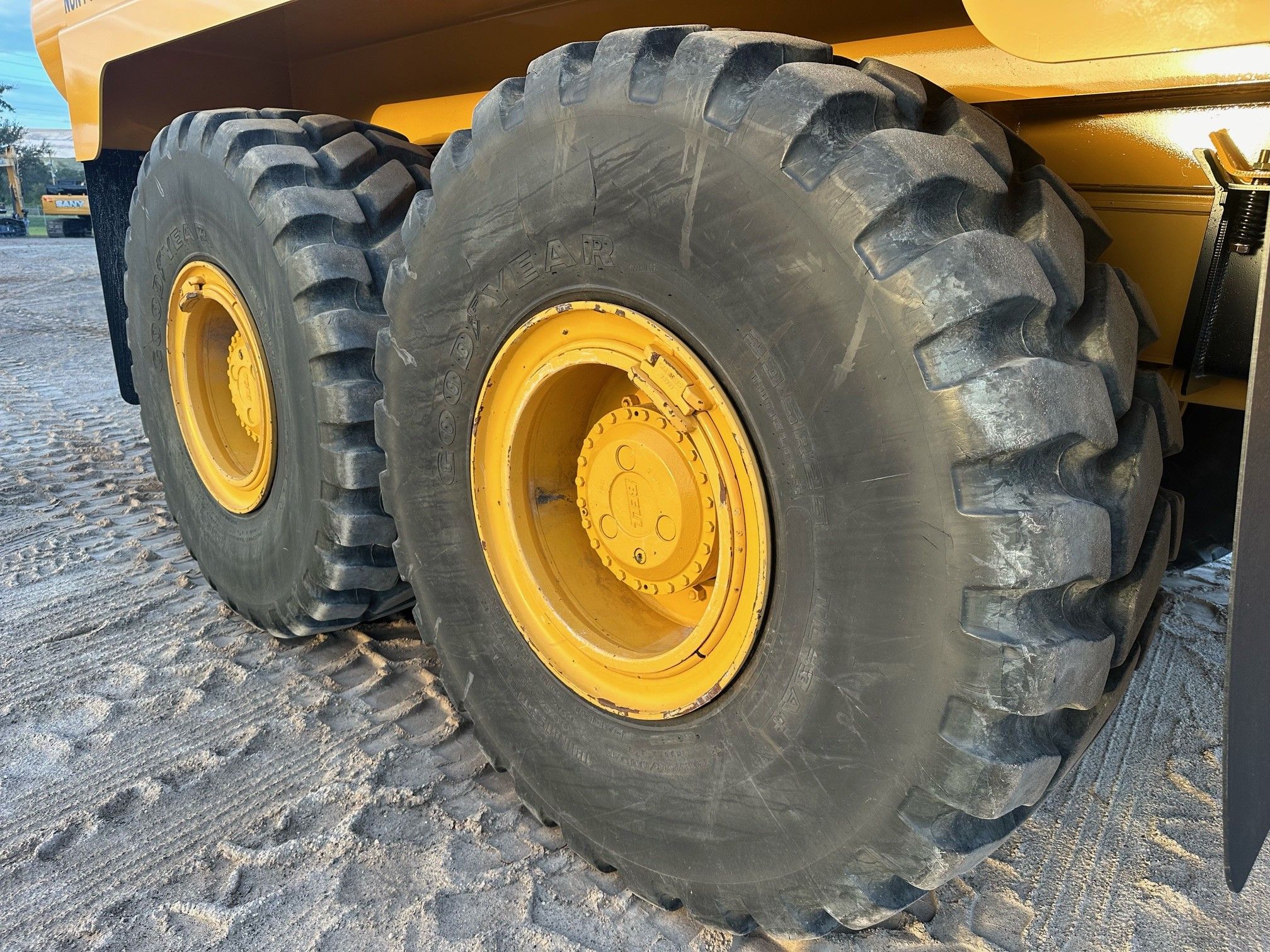 2021 BELL B25E Photo 15 Thumbnail