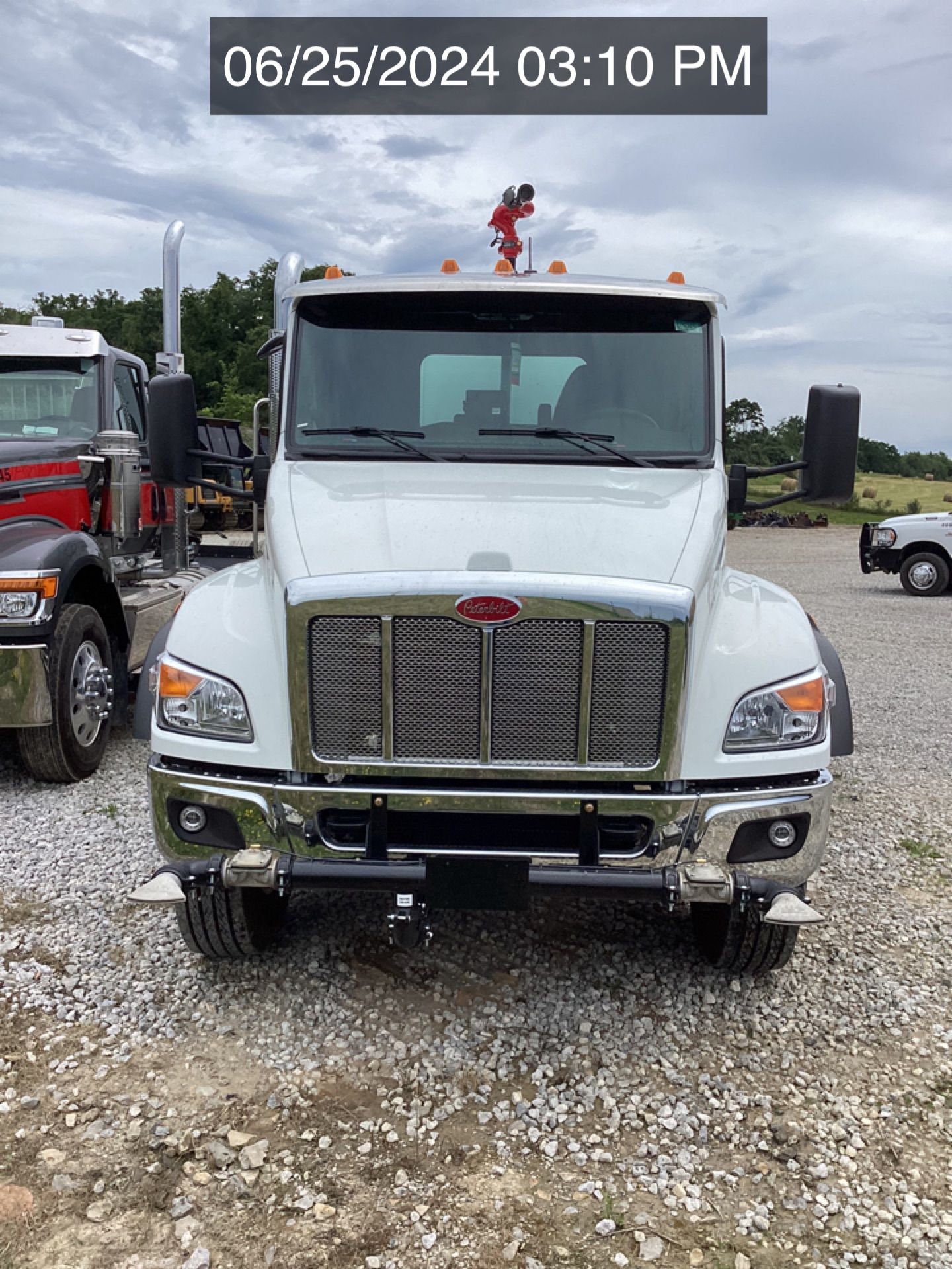 2025 PETERBILT 548 WATER Photo 9 Thumbnail