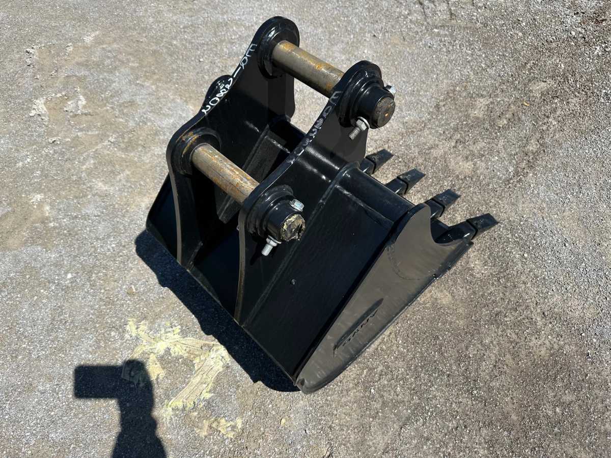 24" BUCKET FOR SY60C Photo 1