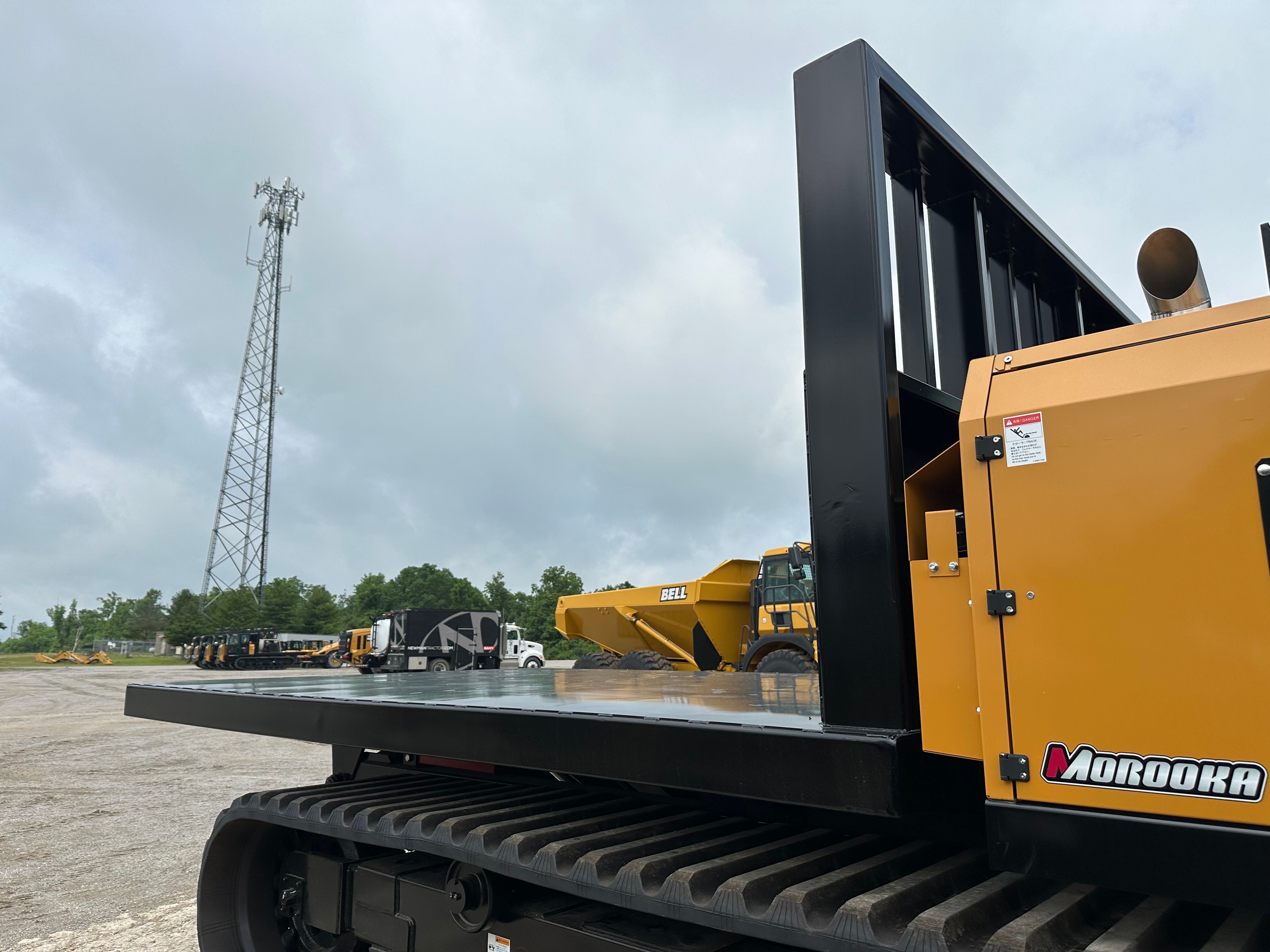 MOROOKA MST 110C CRAWLER CARRIER FLAT BED Photo 3 Thumbnail