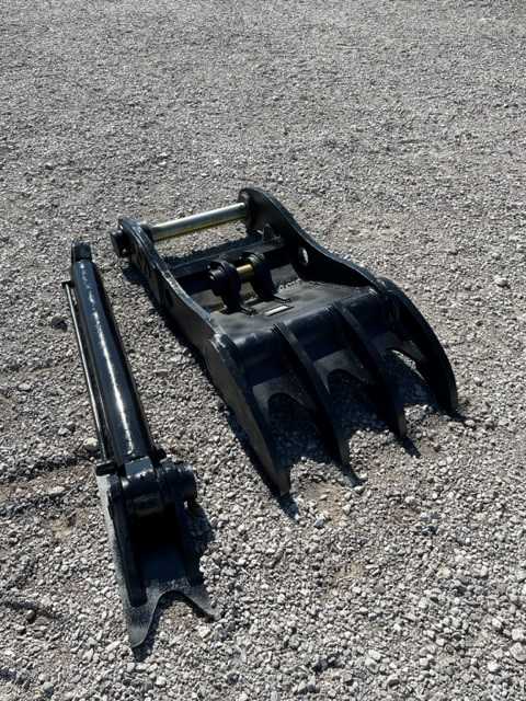 THUMB FOR SY215C (NO QUICK COUPLER) Photo 1