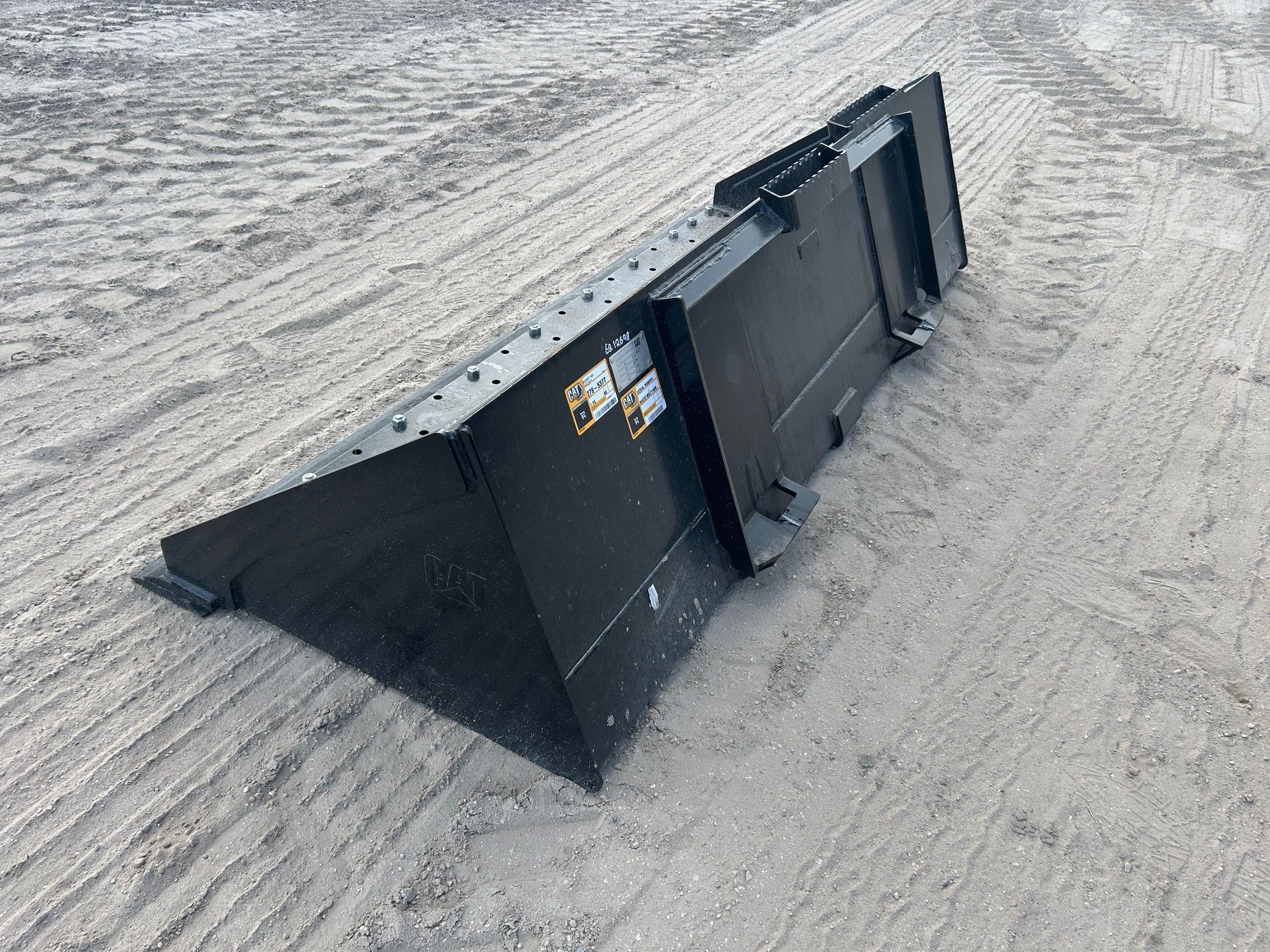 CAT 299D3 80" Skid Steer Bucket Photo 2 Thumbnail