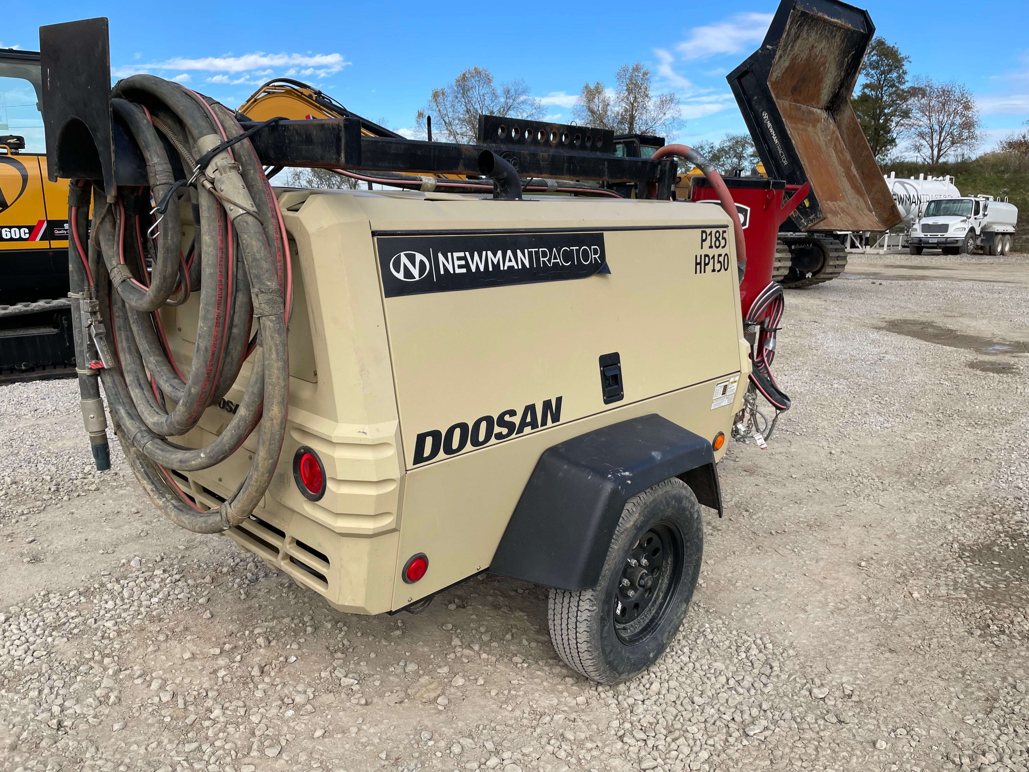 2022 DOOSAN P185 Photo 2 Thumbnail