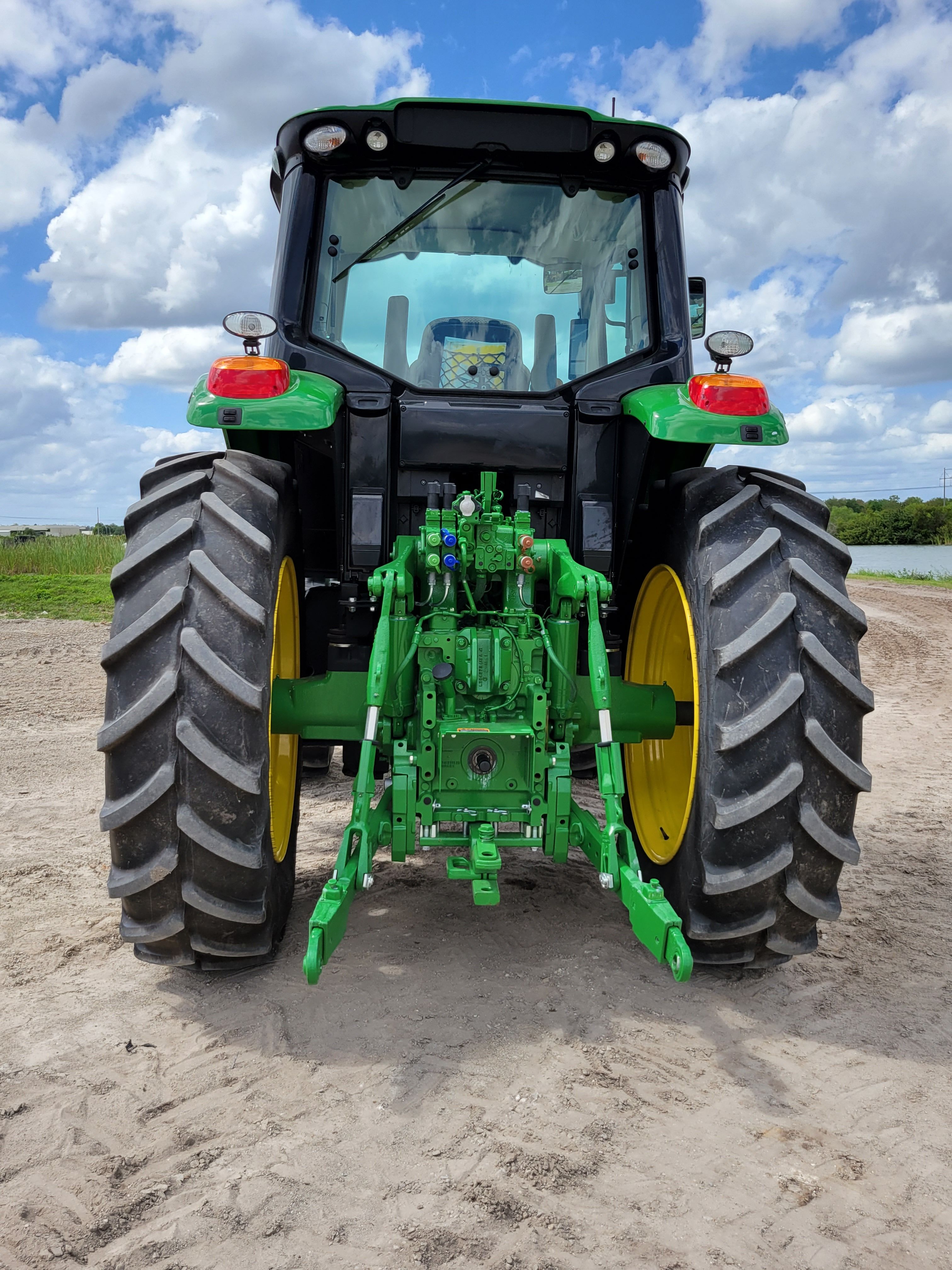 2021 JOHN DEERE 6155M Photo 4 Thumbnail