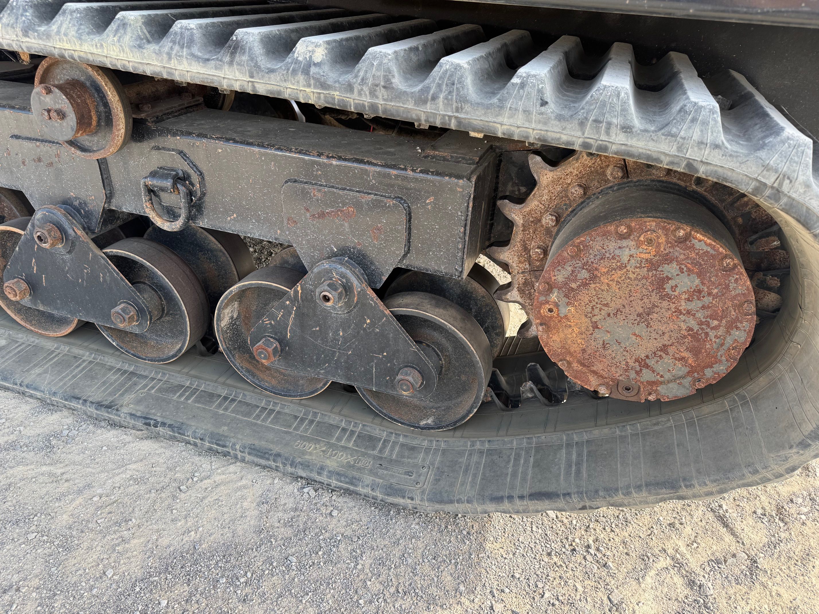 2020 MOROOKA MST 1000VD Photo 5 Thumbnail