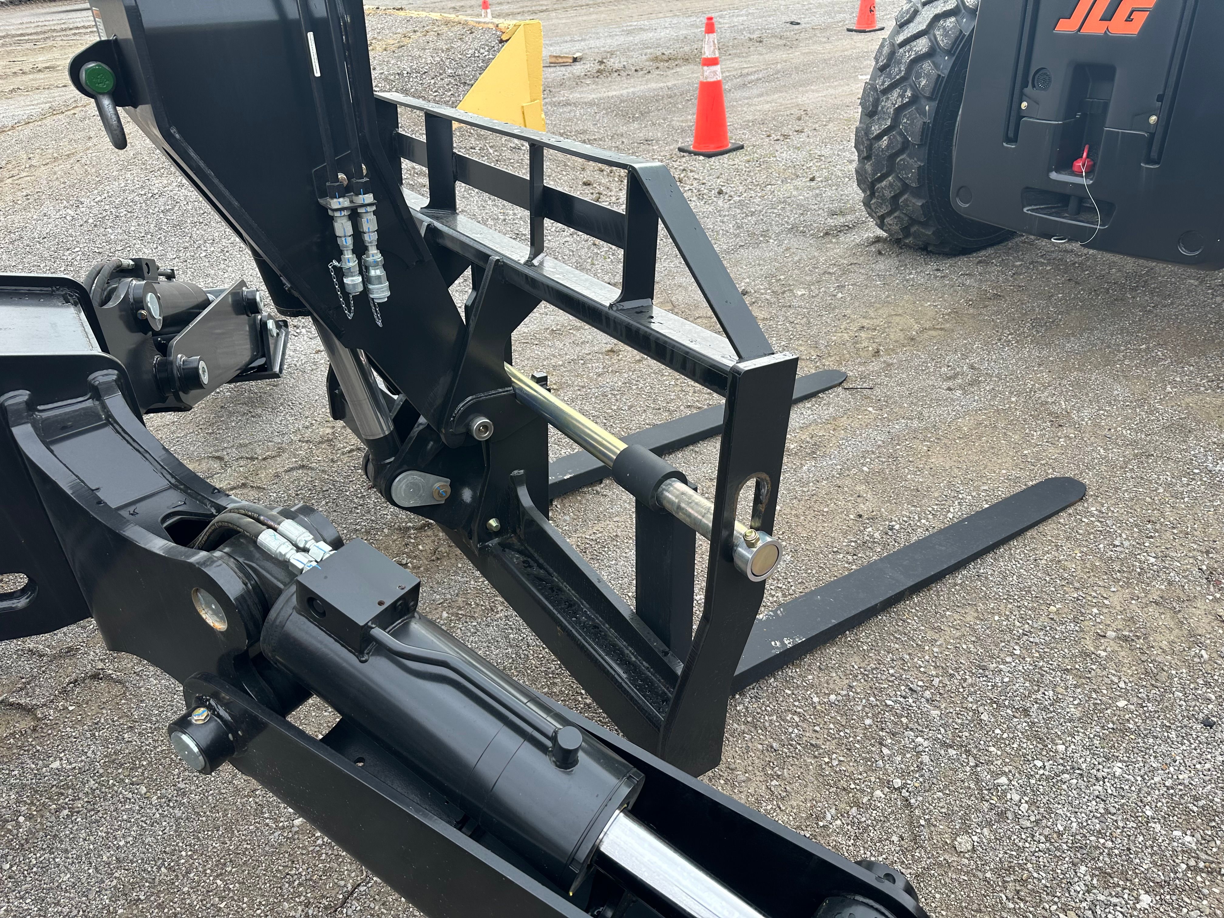 JLG 1255 60" TELEHANDLER FORKS Photo 2 Thumbnail