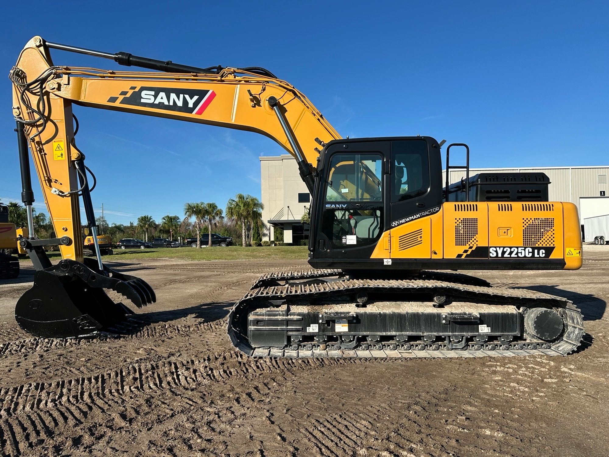 2022 SANY SY225C Photo 2 Thumbnail