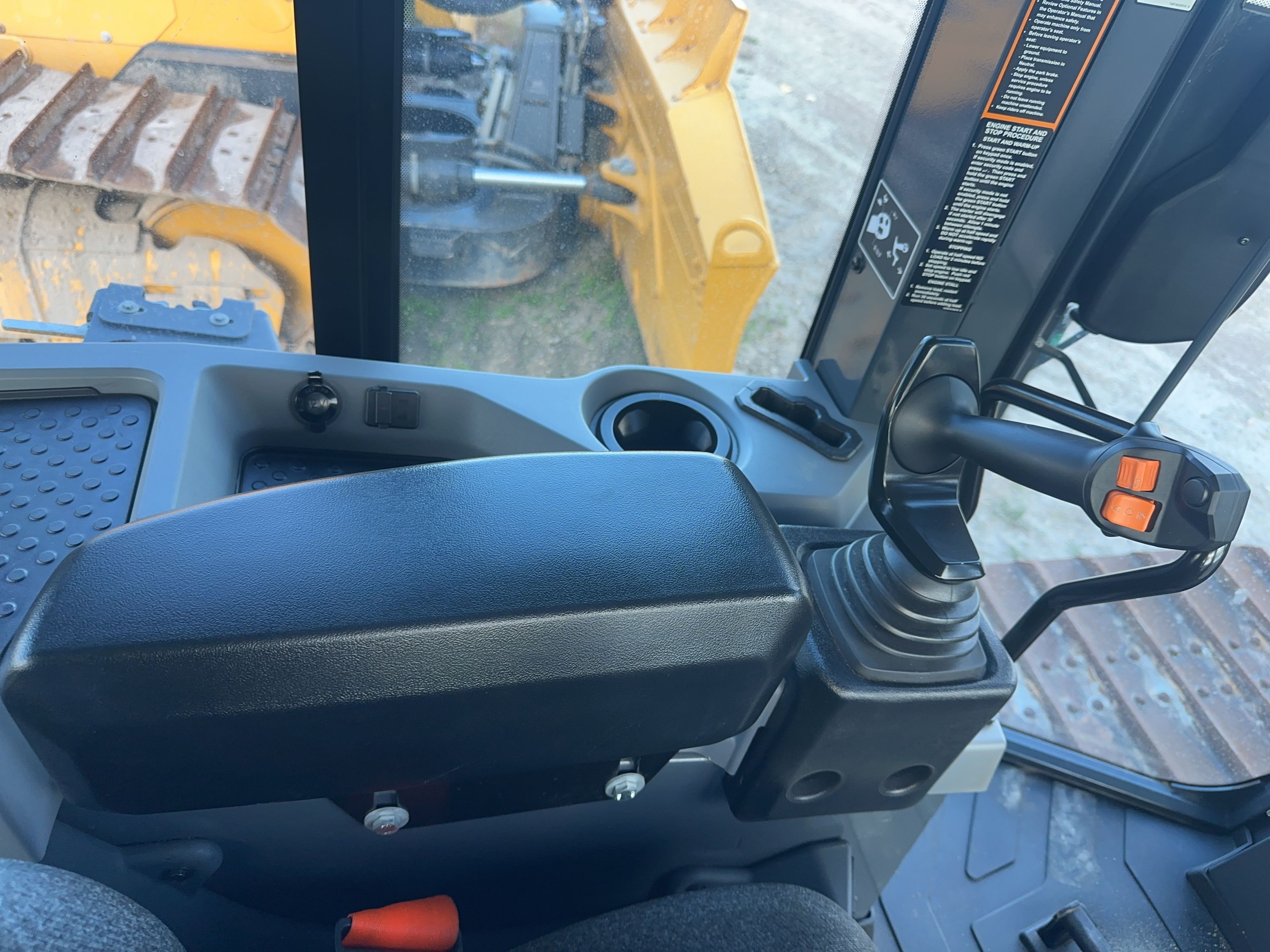 2023 JOHN DEERE 650 P-TIER Photo 21 Thumbnail