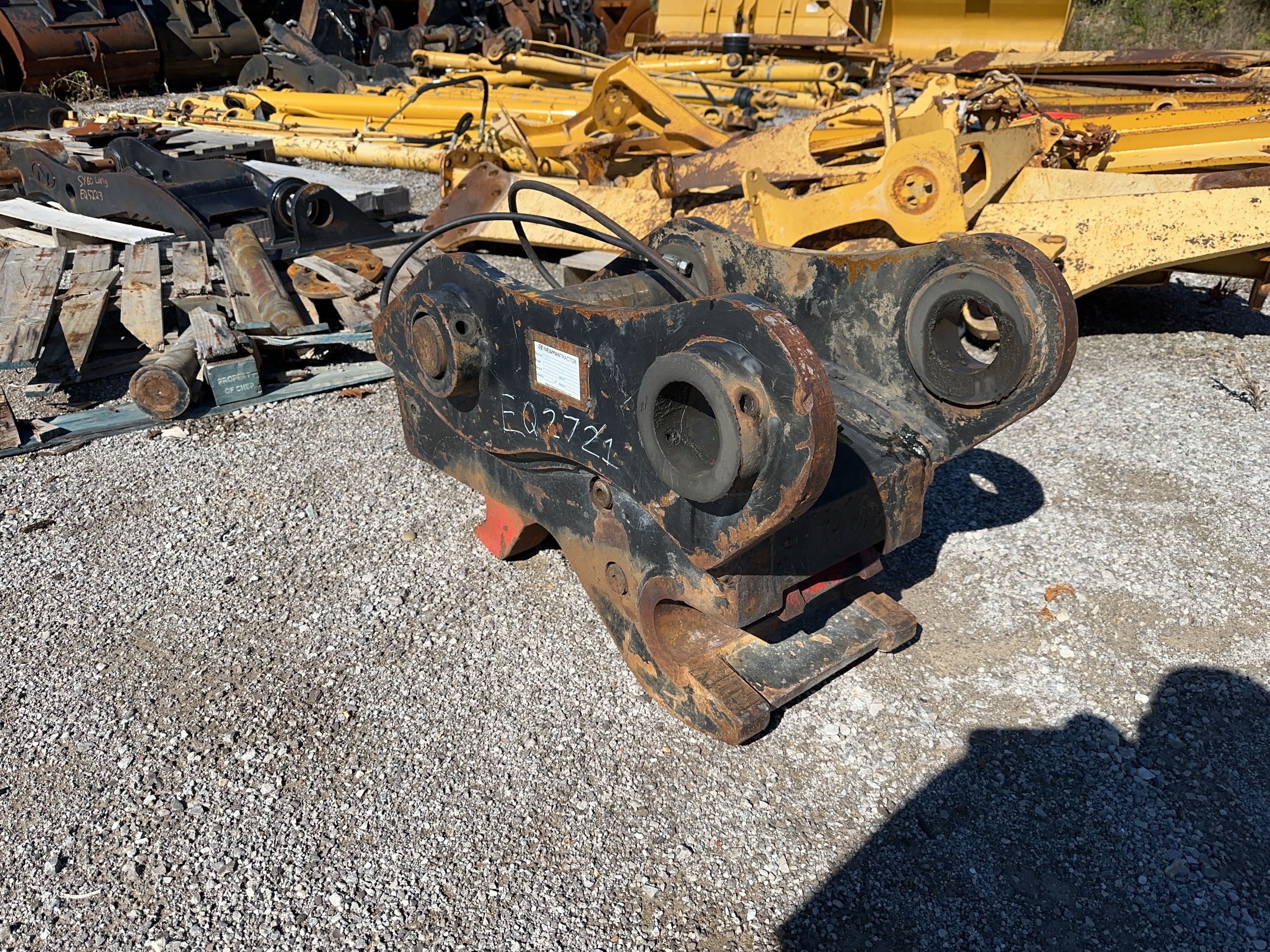 HYDRAULIC QUICK COUPLER FOR SY265C Photo 3 Thumbnail