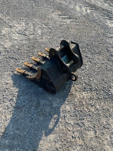 24" BUCKET FOR SY35U Photo 4 Thumbnail