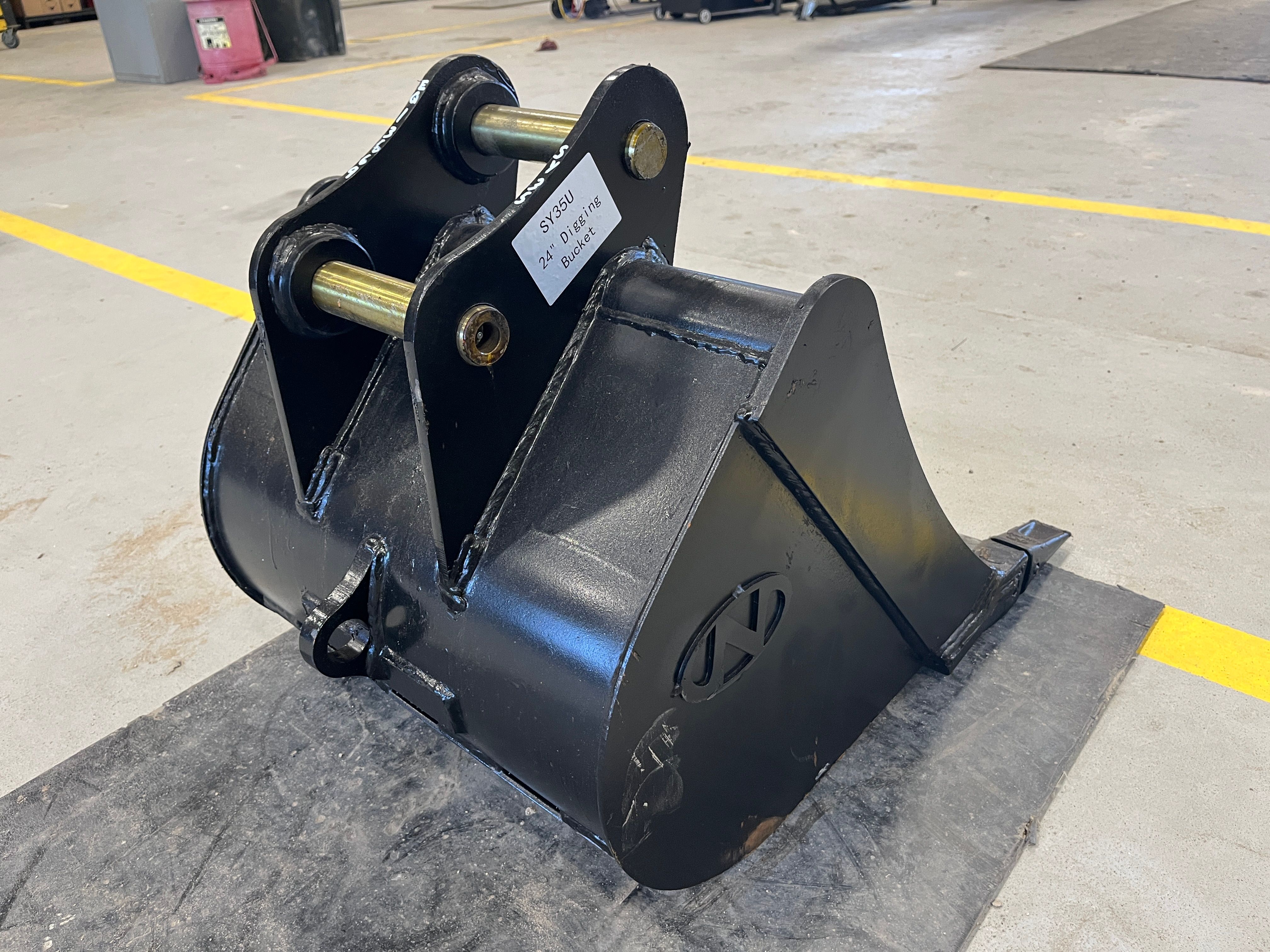 24" BUCKET FOR SY35U Photo 3 Thumbnail