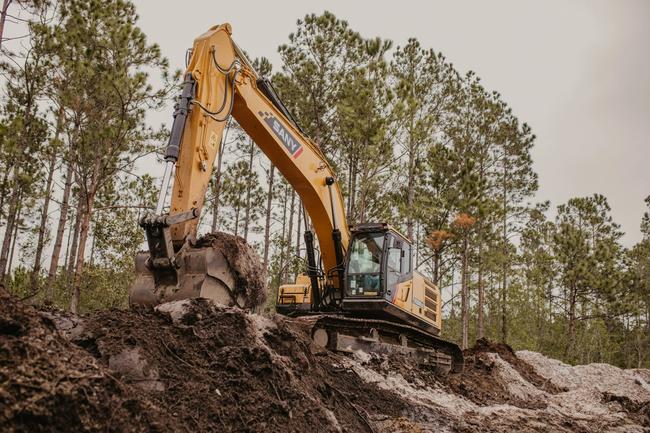 Sany SY335C at work