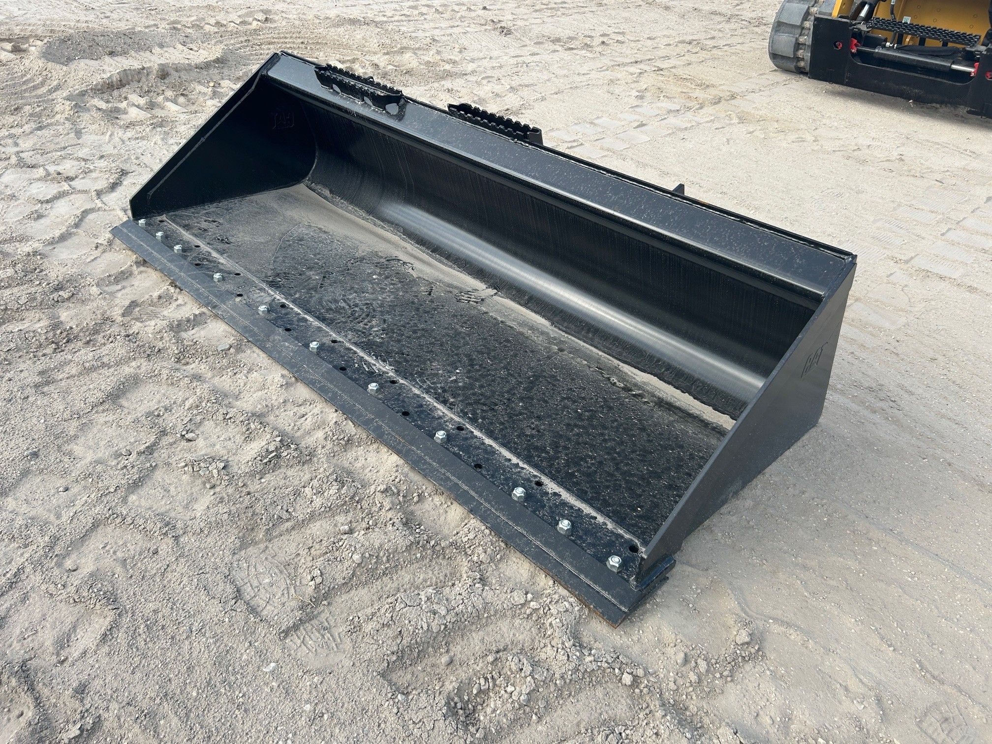 CAT 299D3 80" Skid Steer Bucket Photo 1 Thumbnail