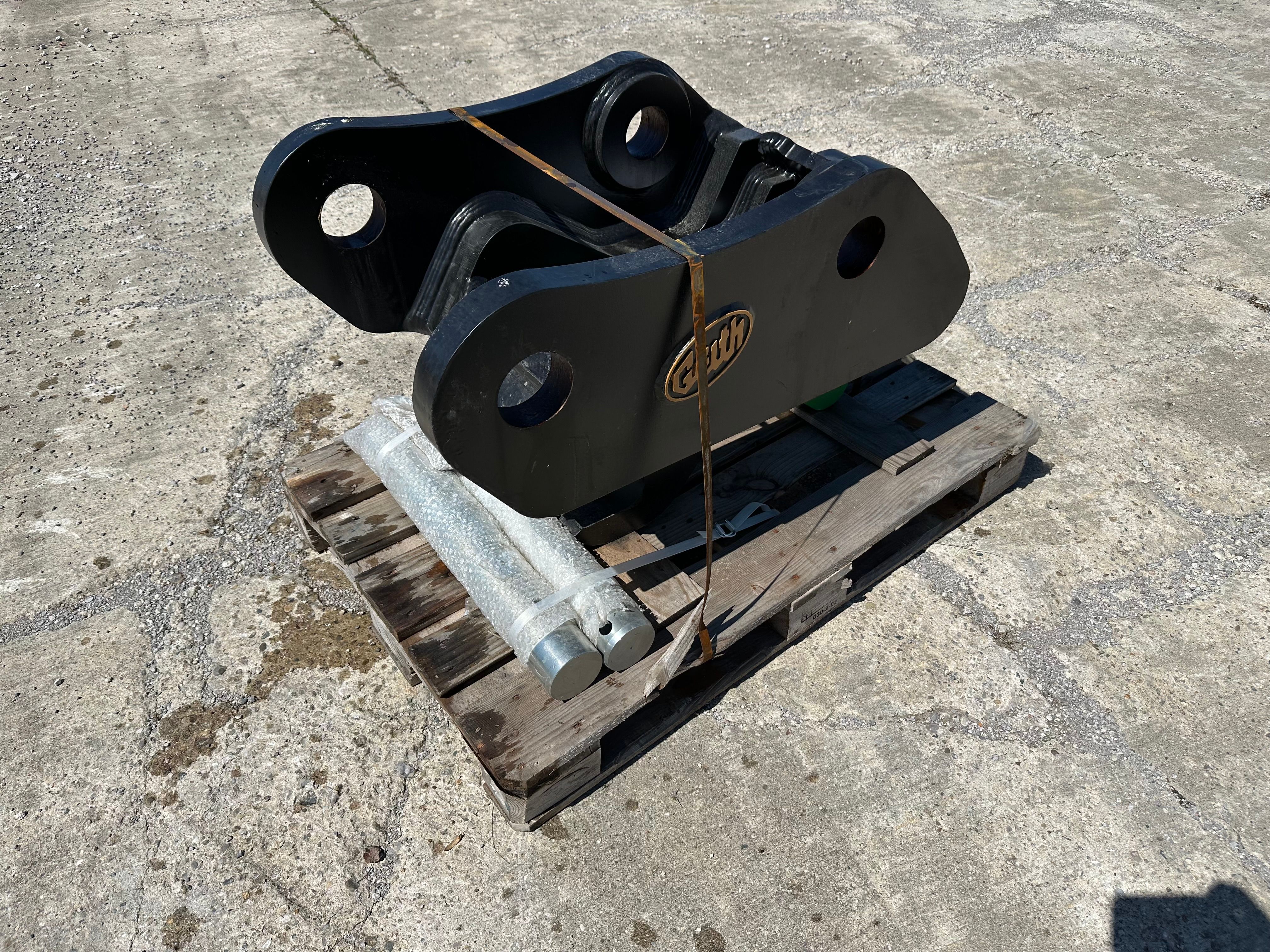 SY385 HYD COUPLER, GRABS SY365 BUCKETS Photo 2 Thumbnail