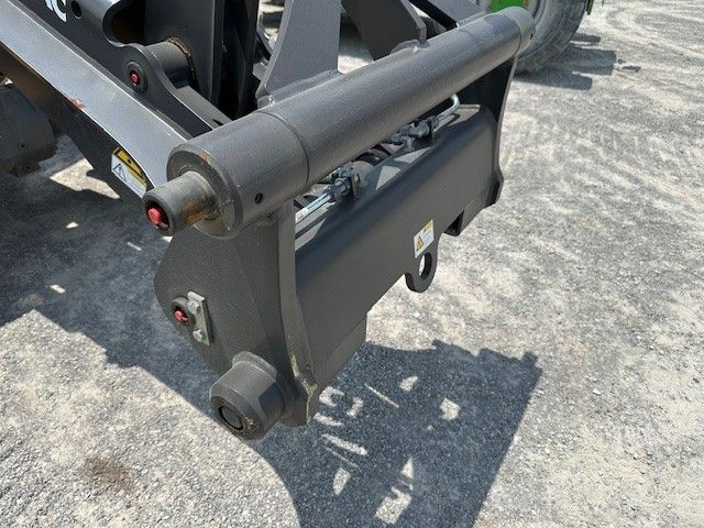 MECALAC AX1000 HYDRAULIC QUICK COUPLER Photo 4 Thumbnail