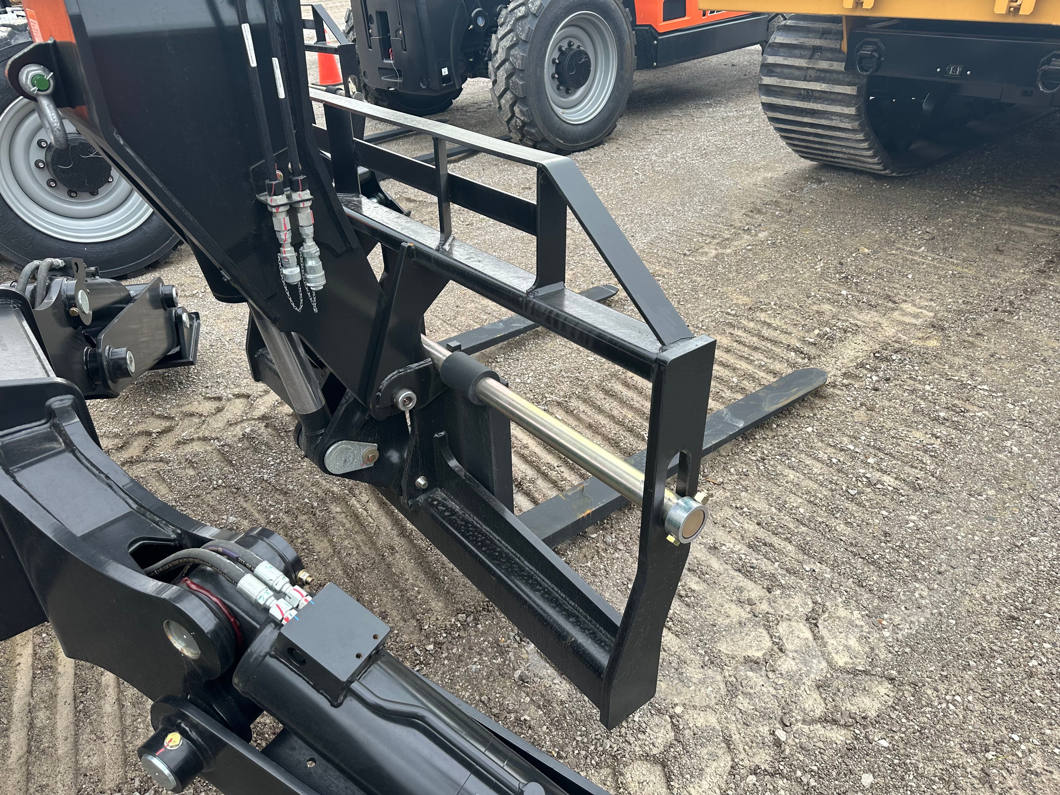 JLG 1255 60" TELEHANDLER FORKS Photo 2 Thumbnail