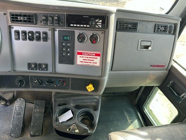 2020 KENWORTH T370 WATER Photo 8 Thumbnail