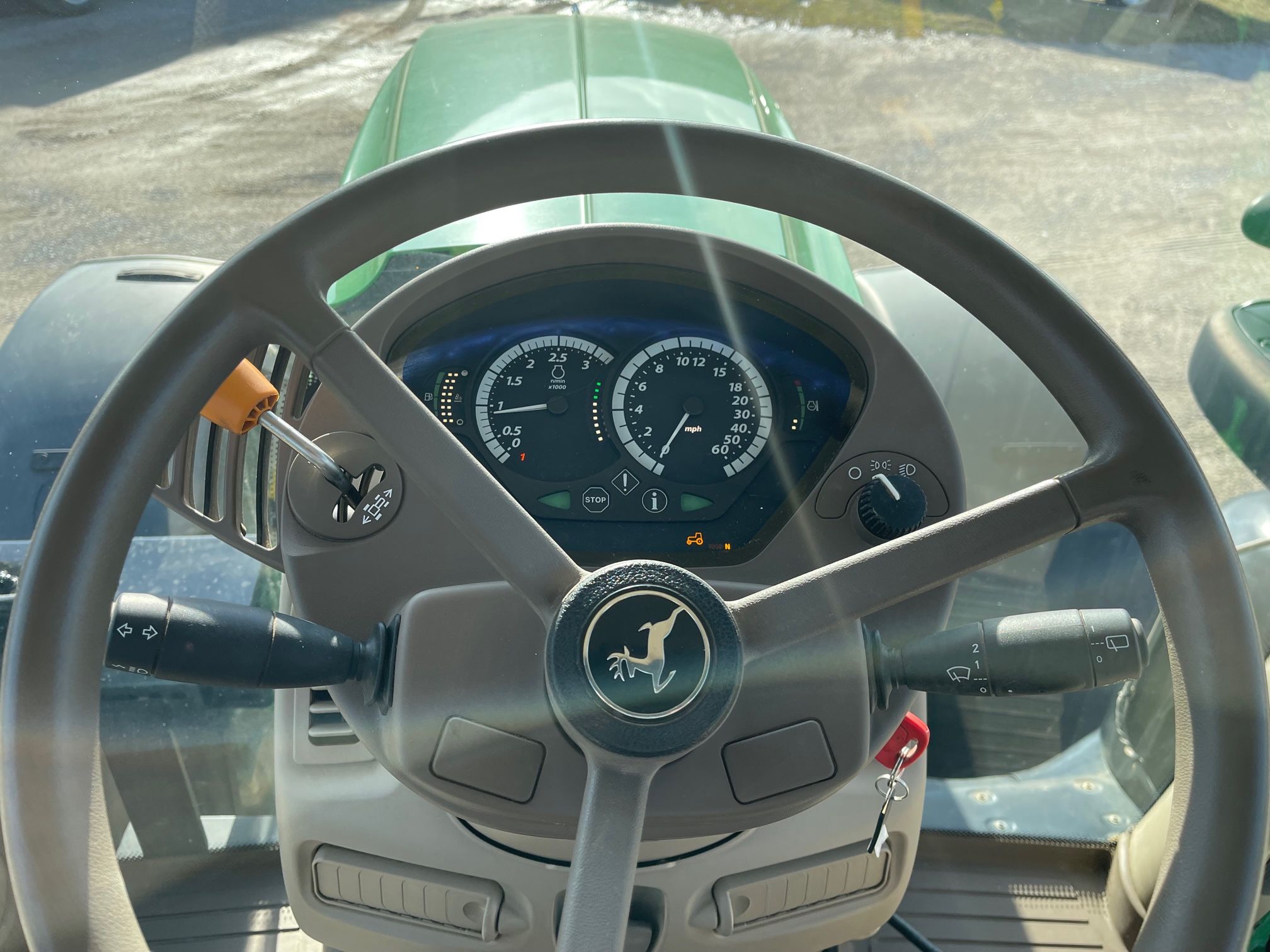 2019 JOHN DEERE 6155R Photo 8 Thumbnail