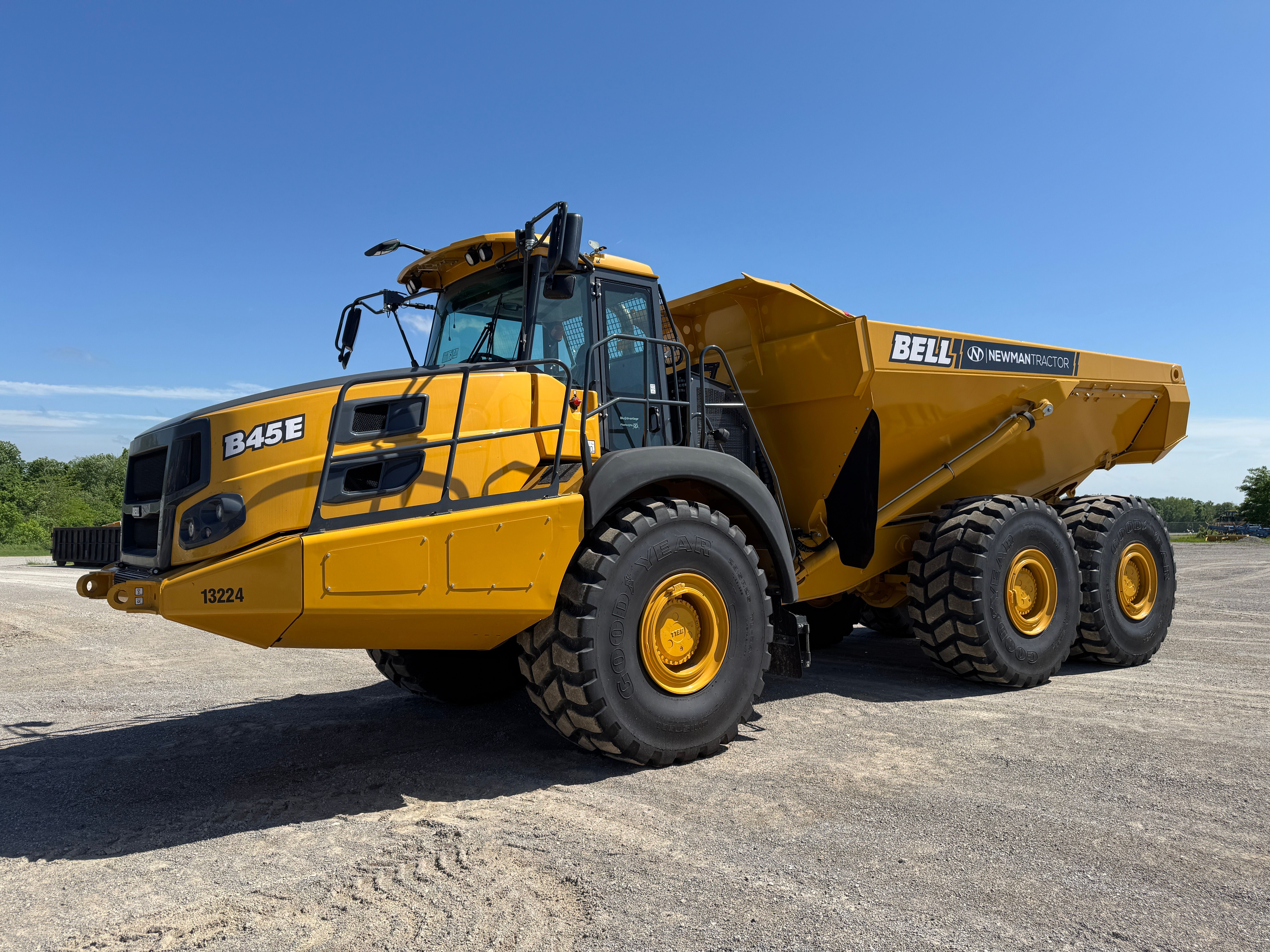 2025 BELL B45E Photo 11 Thumbnail