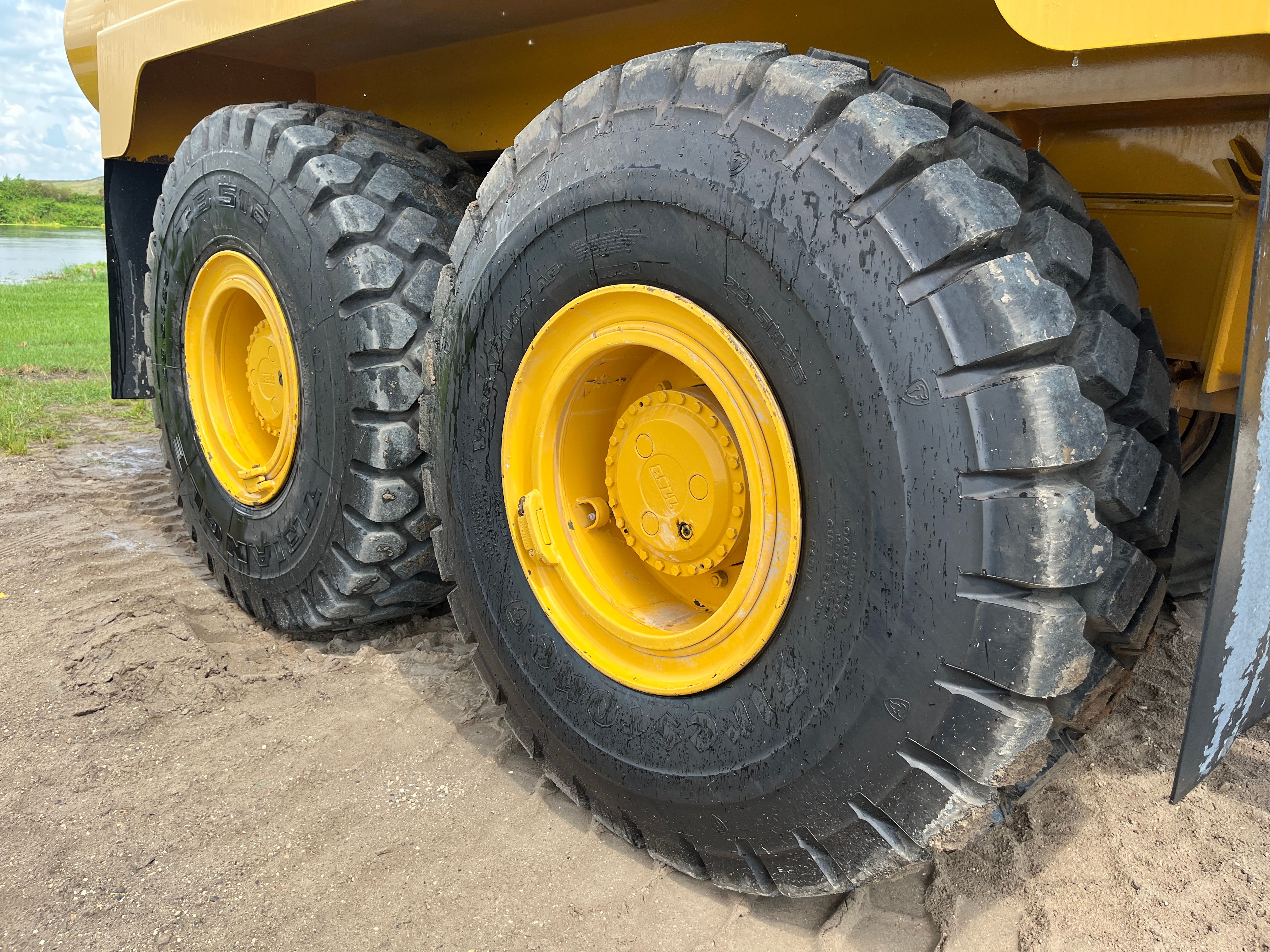 2016 BELL B25E Photo 14 Thumbnail