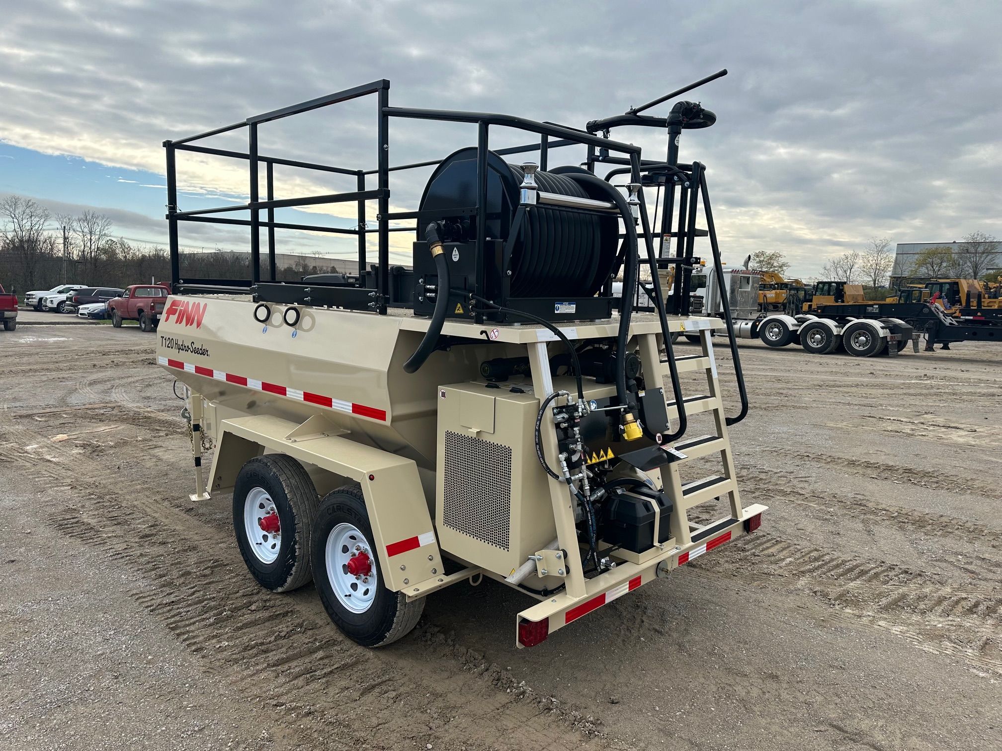 FINN T120T TRAILER MOUNTED HYDRO SEEDER Photo 3 Thumbnail