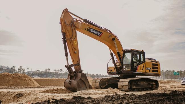 SANY excavator digging in Florida