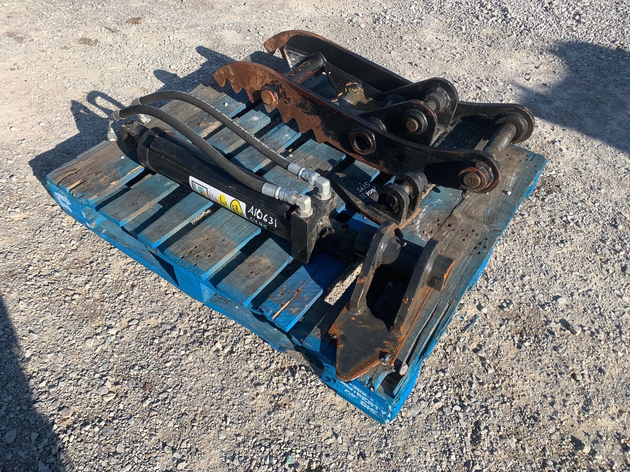 HYDRAULIC THUMB (12X42 WELD ON) FOR SY95 Photo 3 Thumbnail