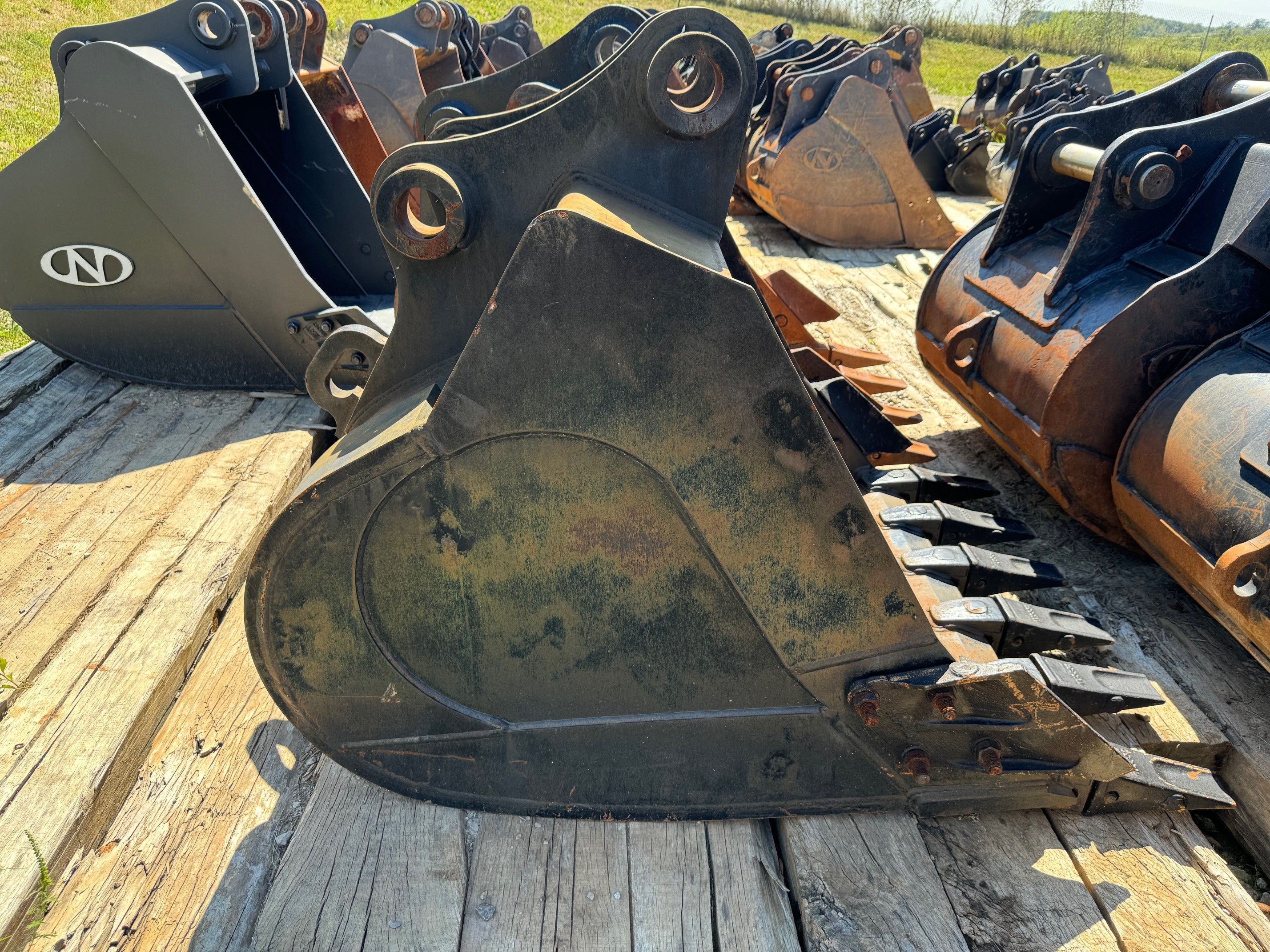 48" BUCKET FOR SY225C Photo 1 Thumbnail