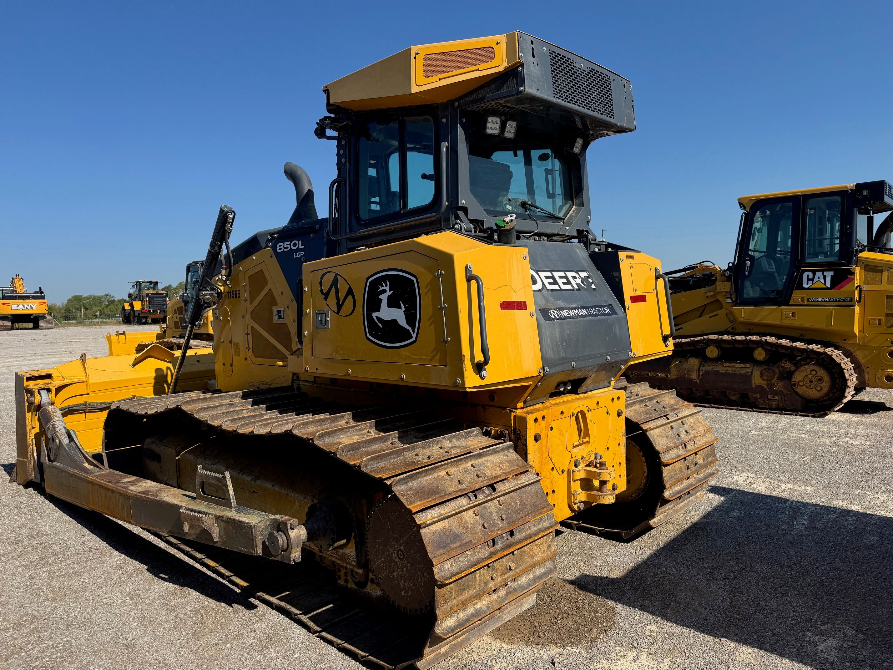 2022 JOHN DEERE 850L LGP Photo 2 Thumbnail