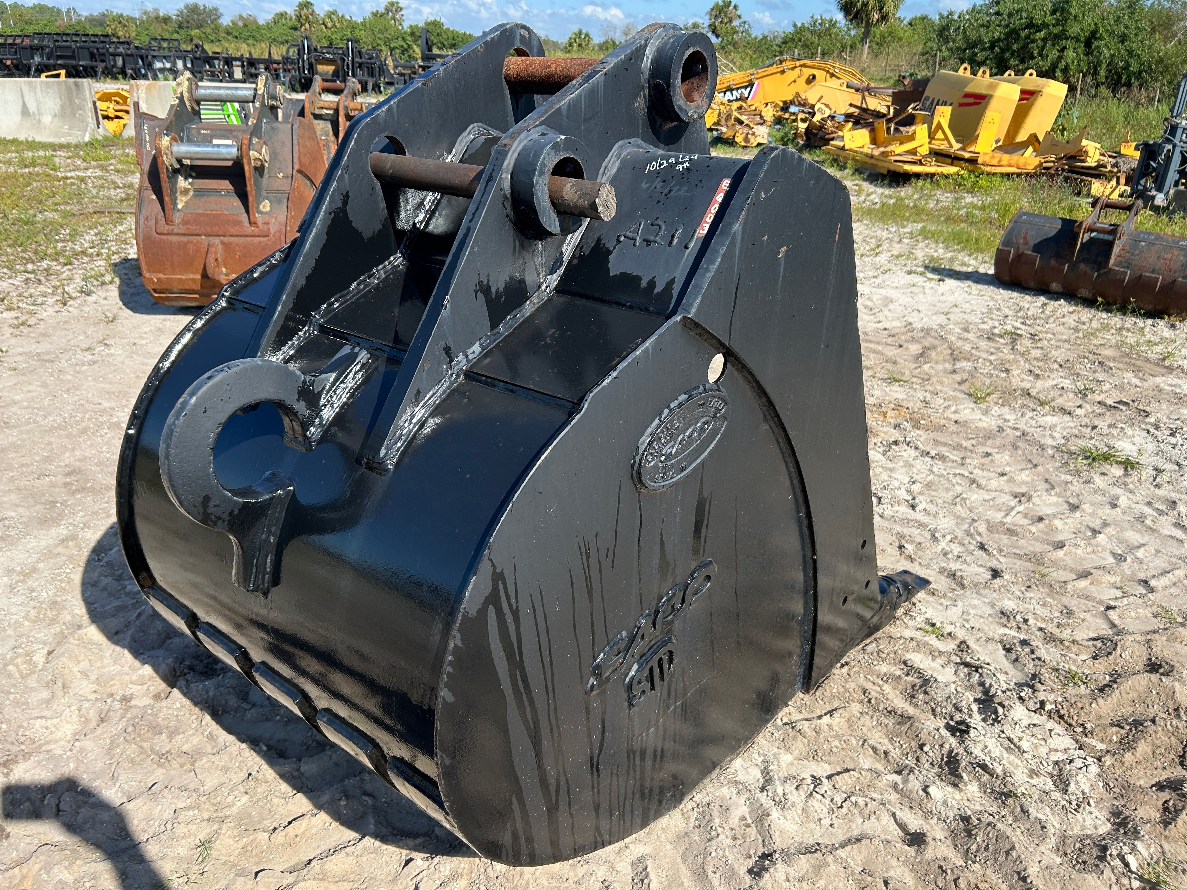 42" BUCKET FOR SANY SY215C Photo 2 Thumbnail