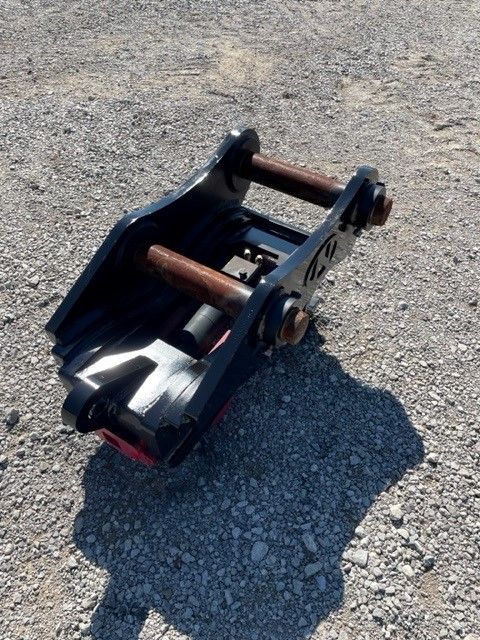 HYDRAULIC QUICK COUPLER FOR SY215C Photo 4 Thumbnail