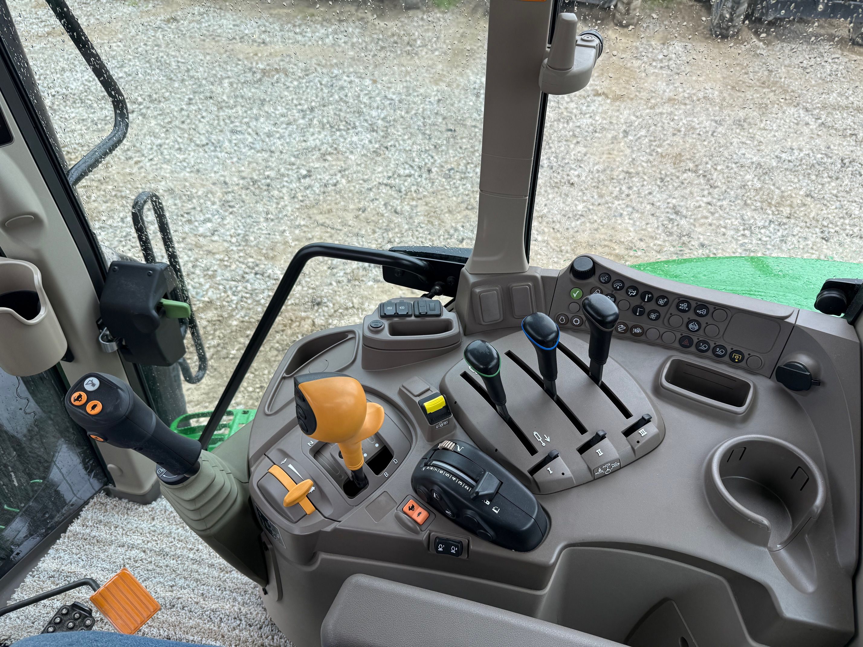 2023 JOHN DEERE 6155M Photo 9 Thumbnail