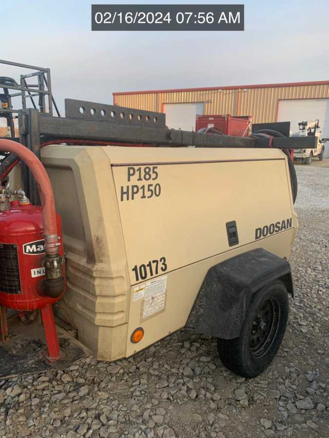 2023 DOOSAN P185 Photo 1