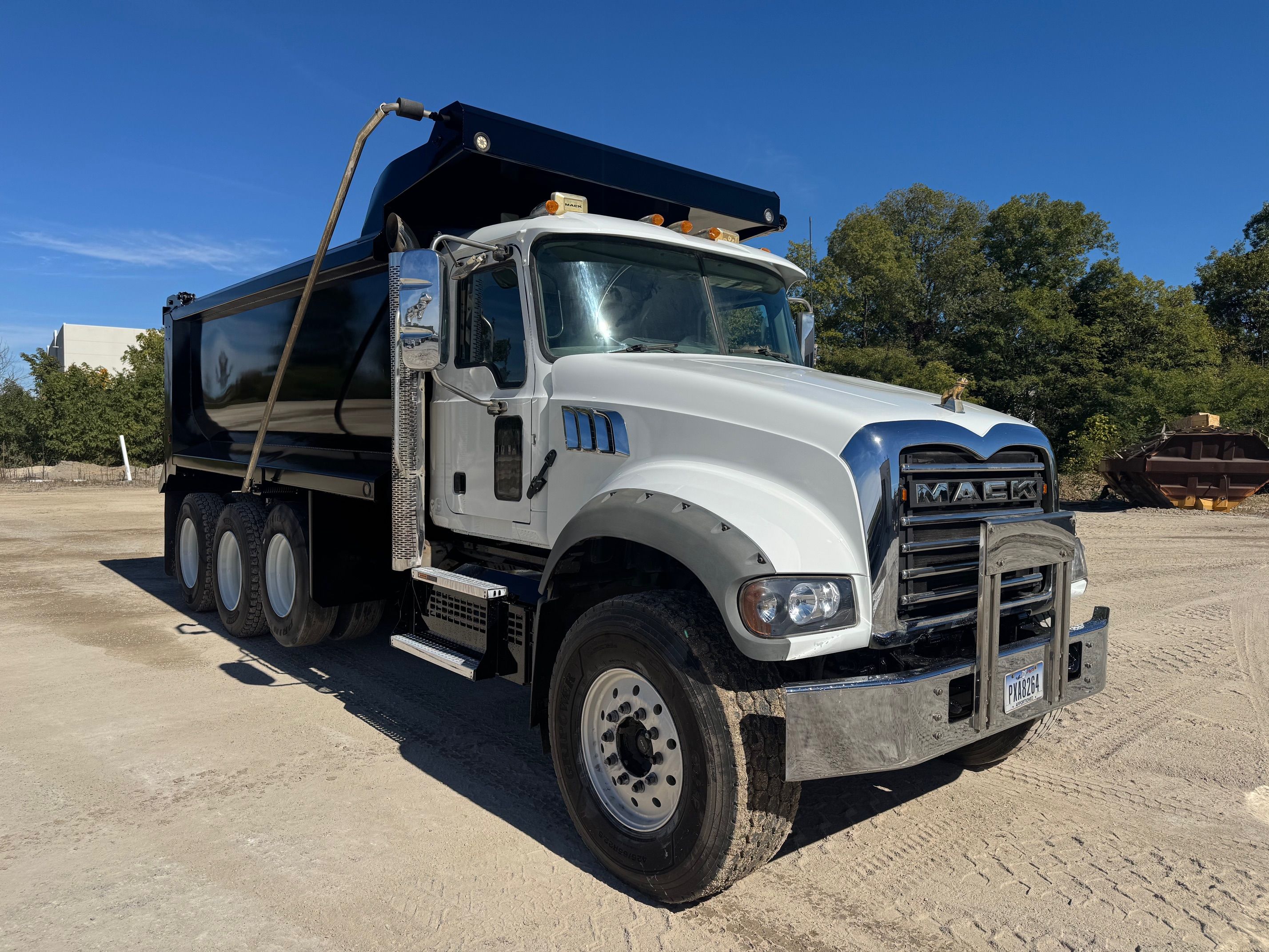 2024 MACK GR64F Photo 4 Thumbnail