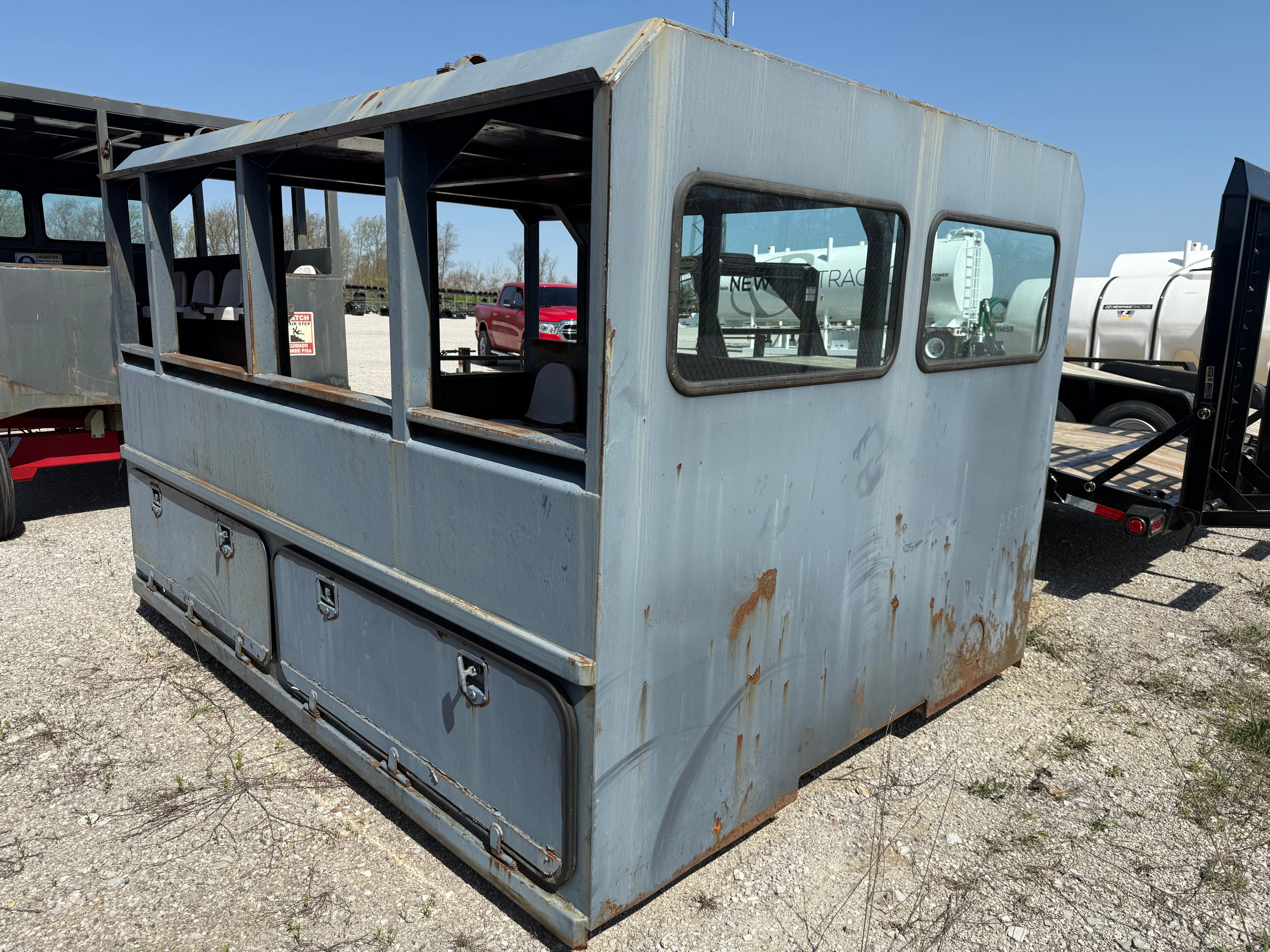 10-MAN PERSONNEL CARRIER, MST 800VD Photo 1 Thumbnail