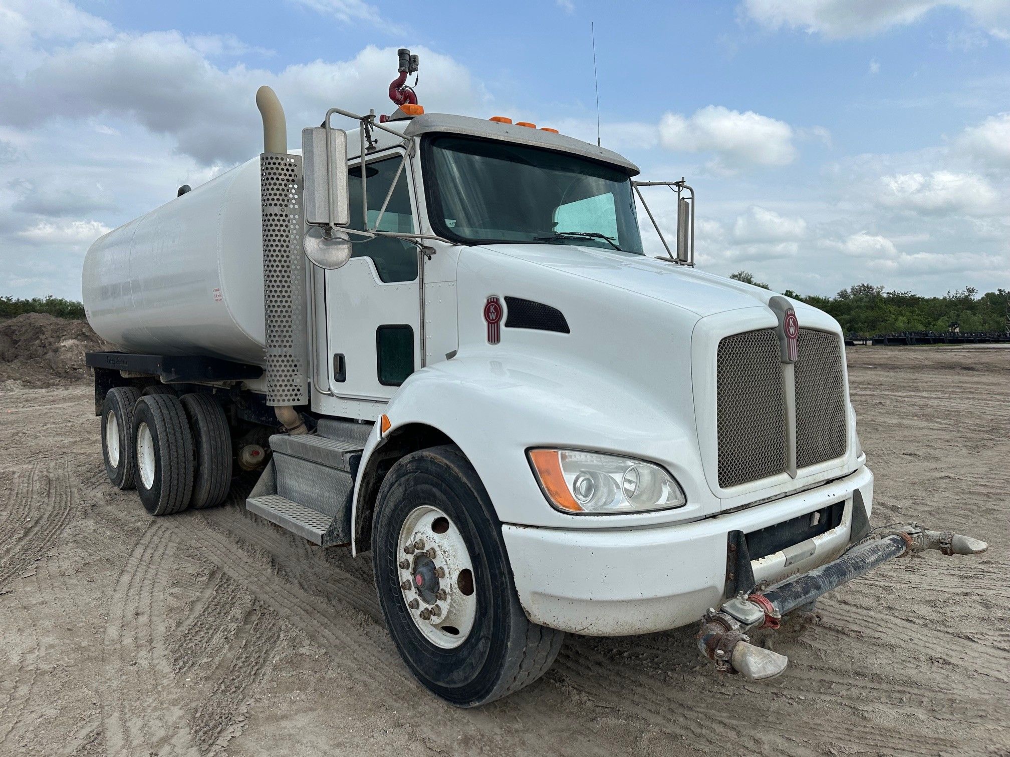 2019 KENWORTH T370 WATER Photo 6 Thumbnail