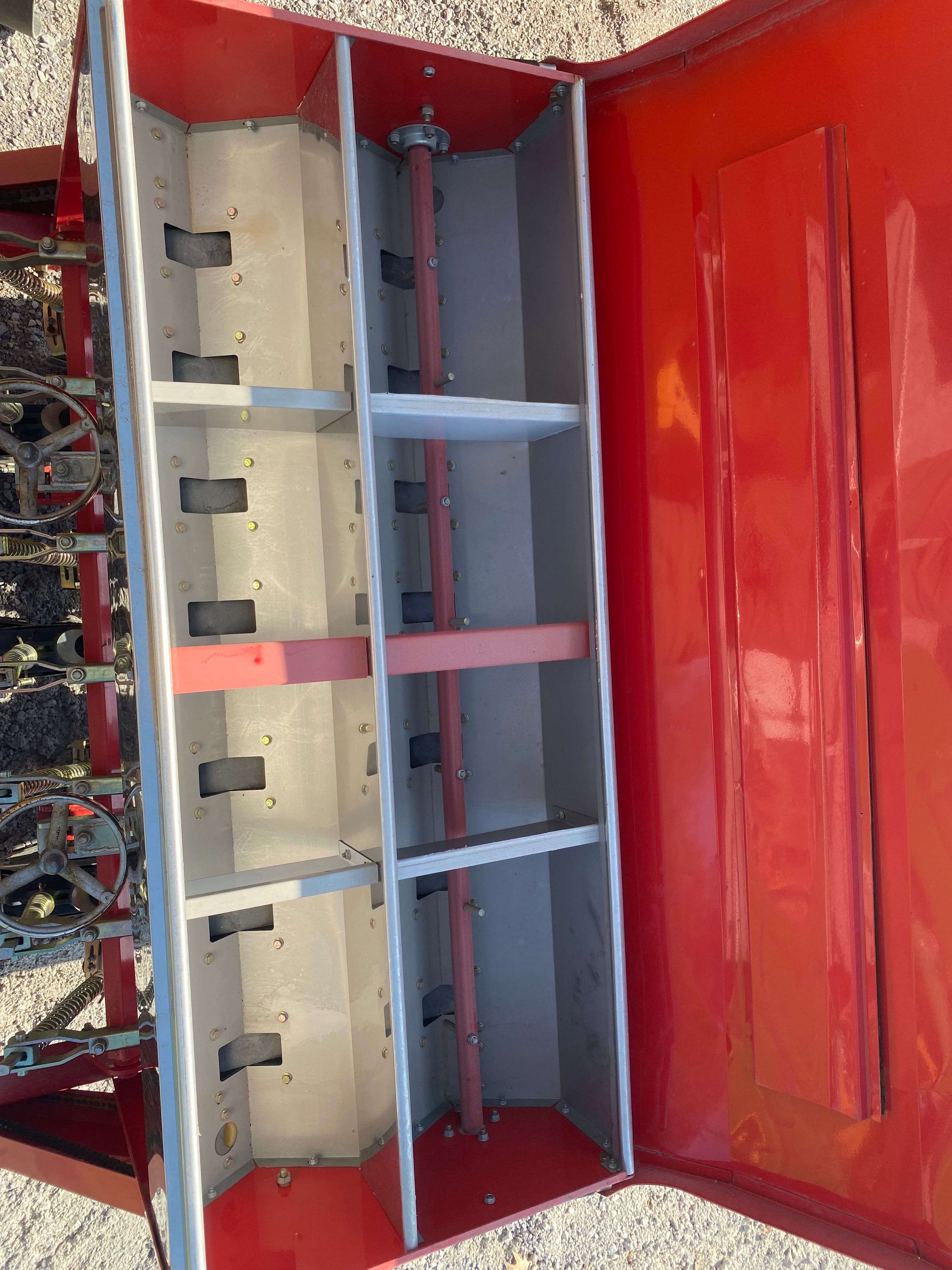 48" 3 POINT HITCH NO TILL DRILL SEEDER Photo 4 Thumbnail