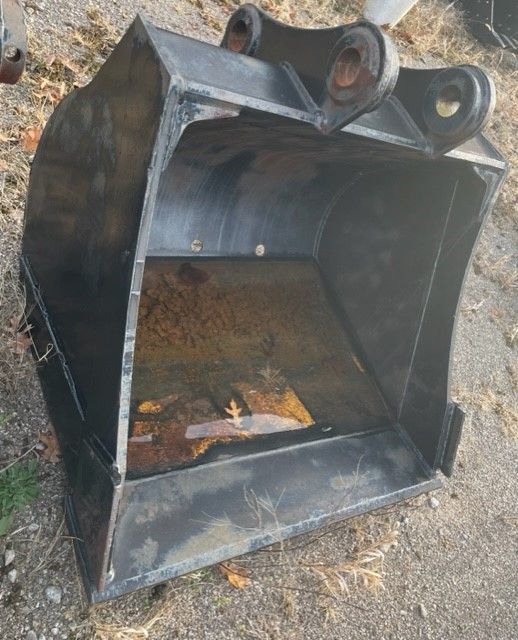 54" GP EXCAVATOR BUCKET FOR LIEBHERR 912 LIT. Photo 2 Thumbnail